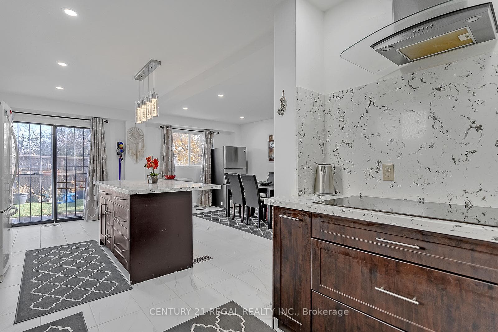 28 Upland Drive photo 18
