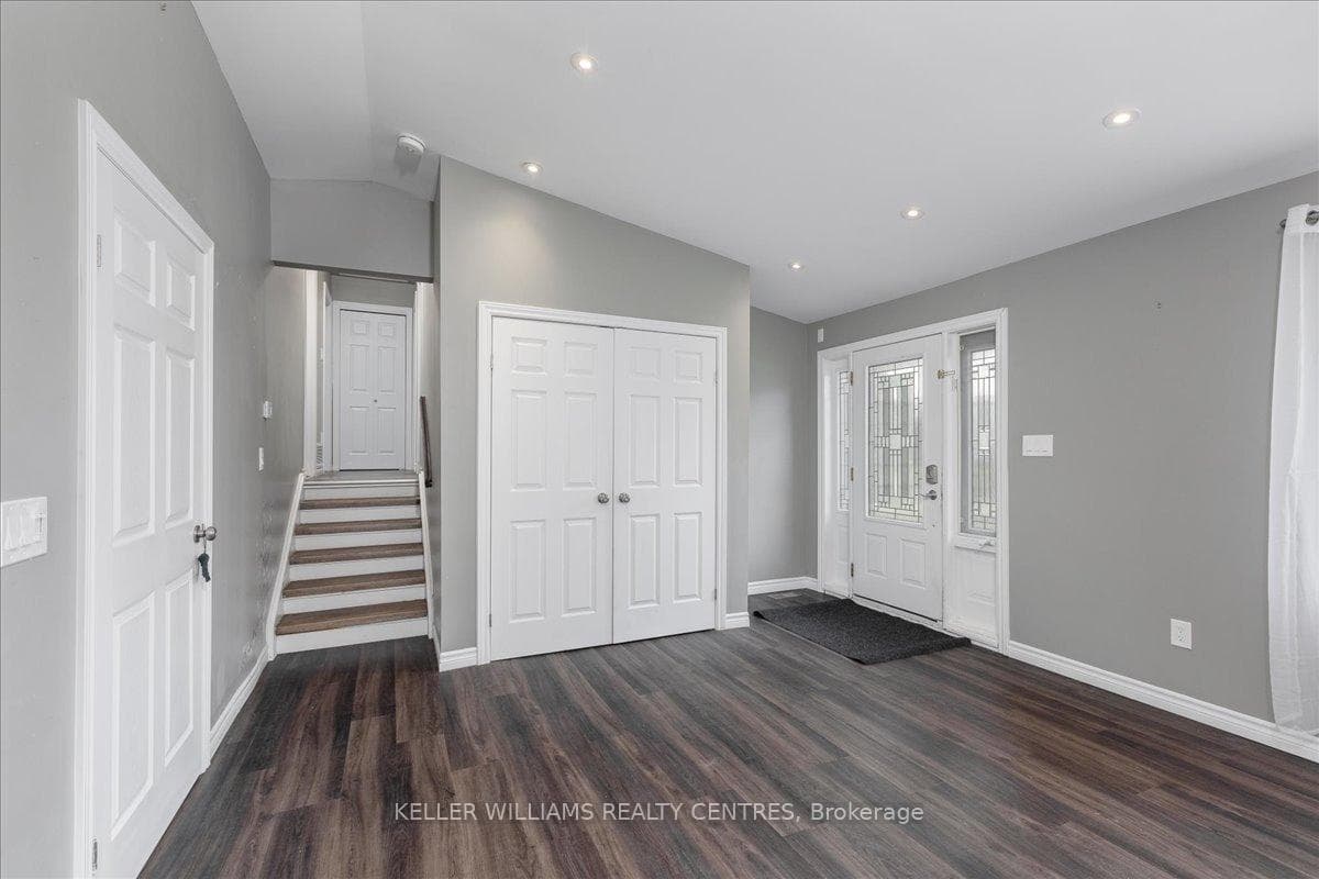 5 Evelyn Avenue Unit Upper photo 11