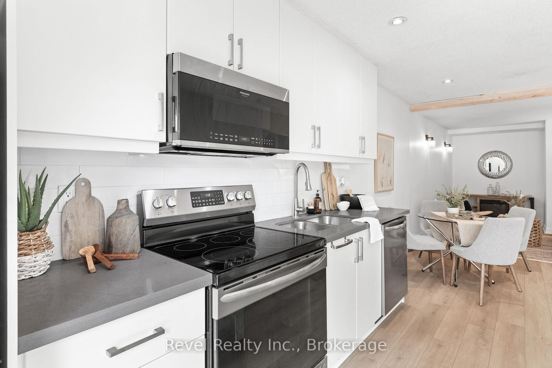 123 Albert Street photo 11