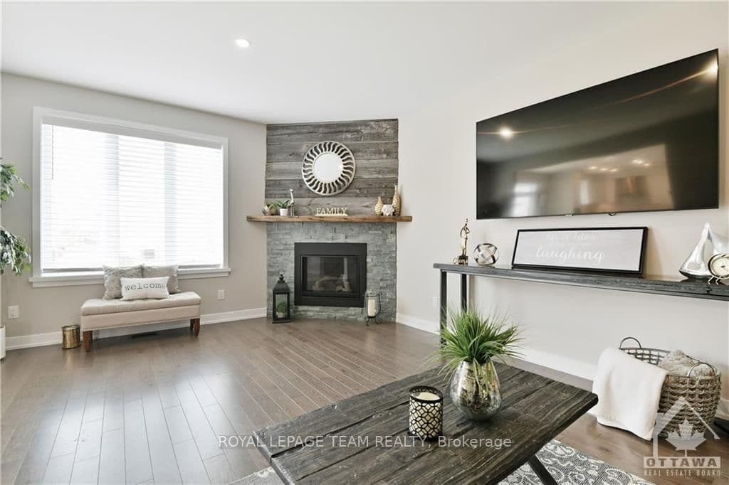 54 REYNARD Crescent photo 15