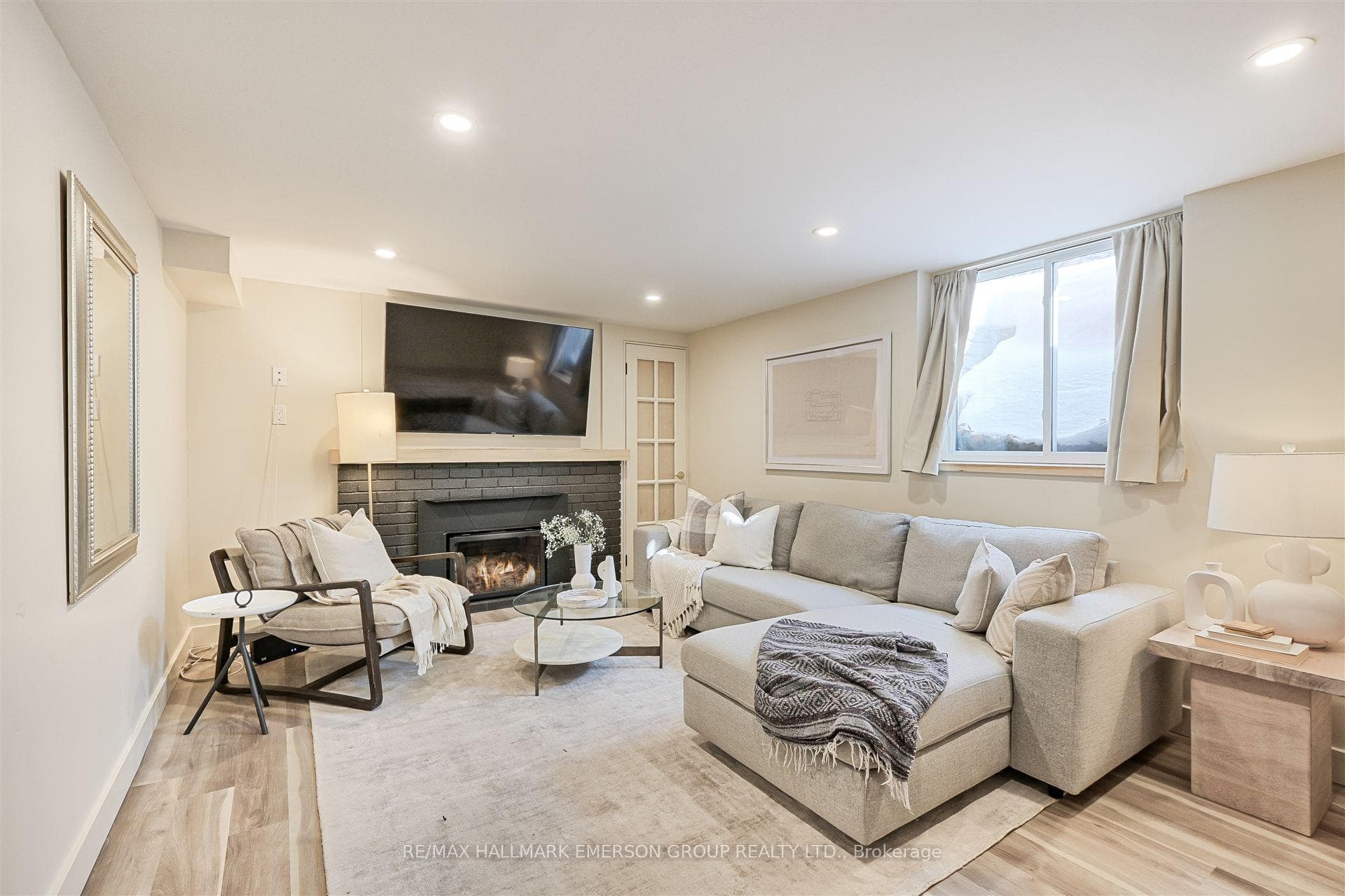 2 Wood Glen Road photo 25
