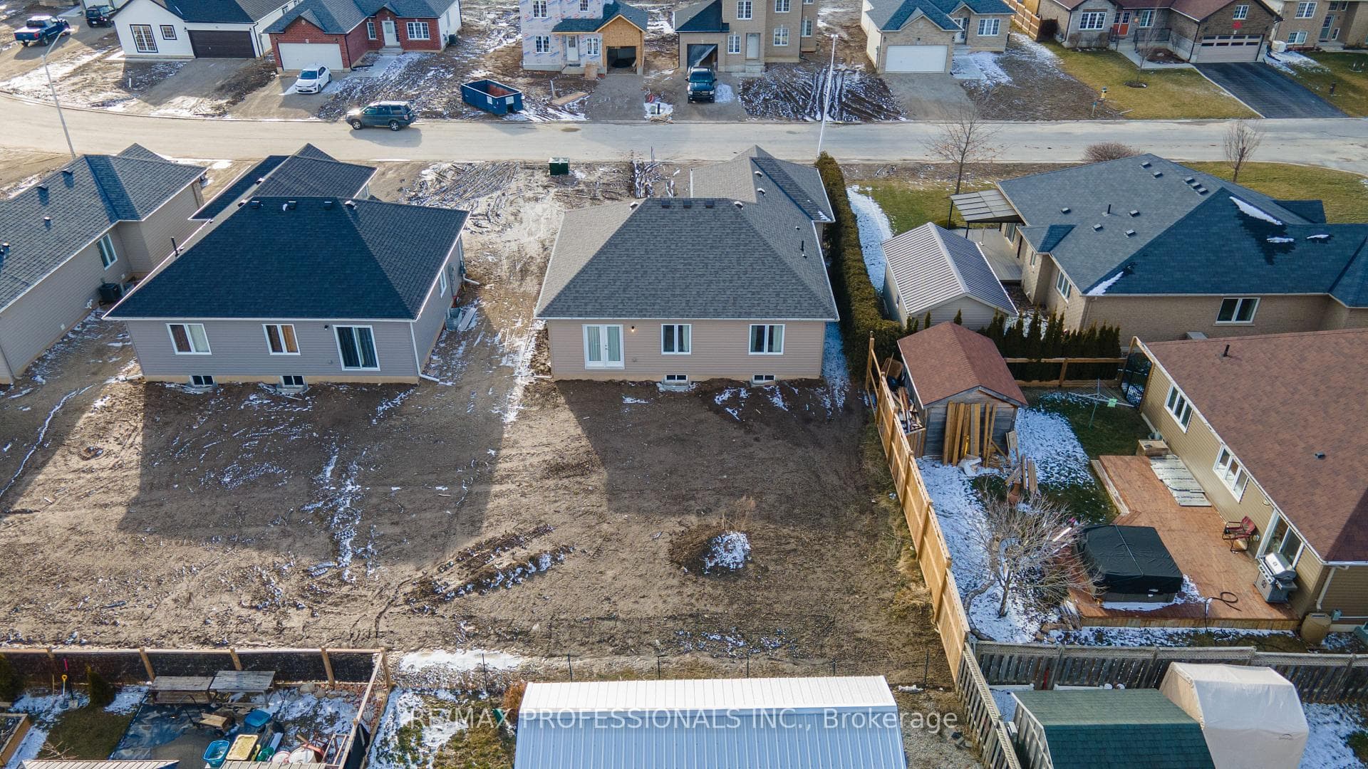 90 Delong Drive photo 29