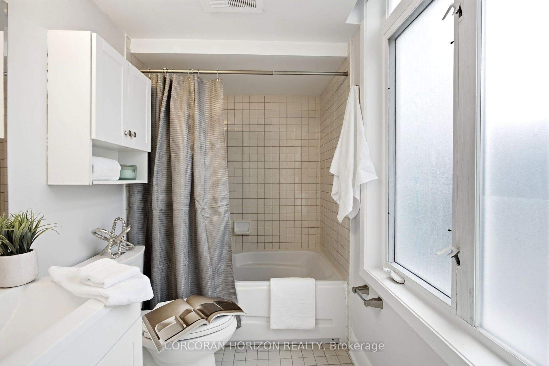 415 Jarvis Street Unit 301 photo 21