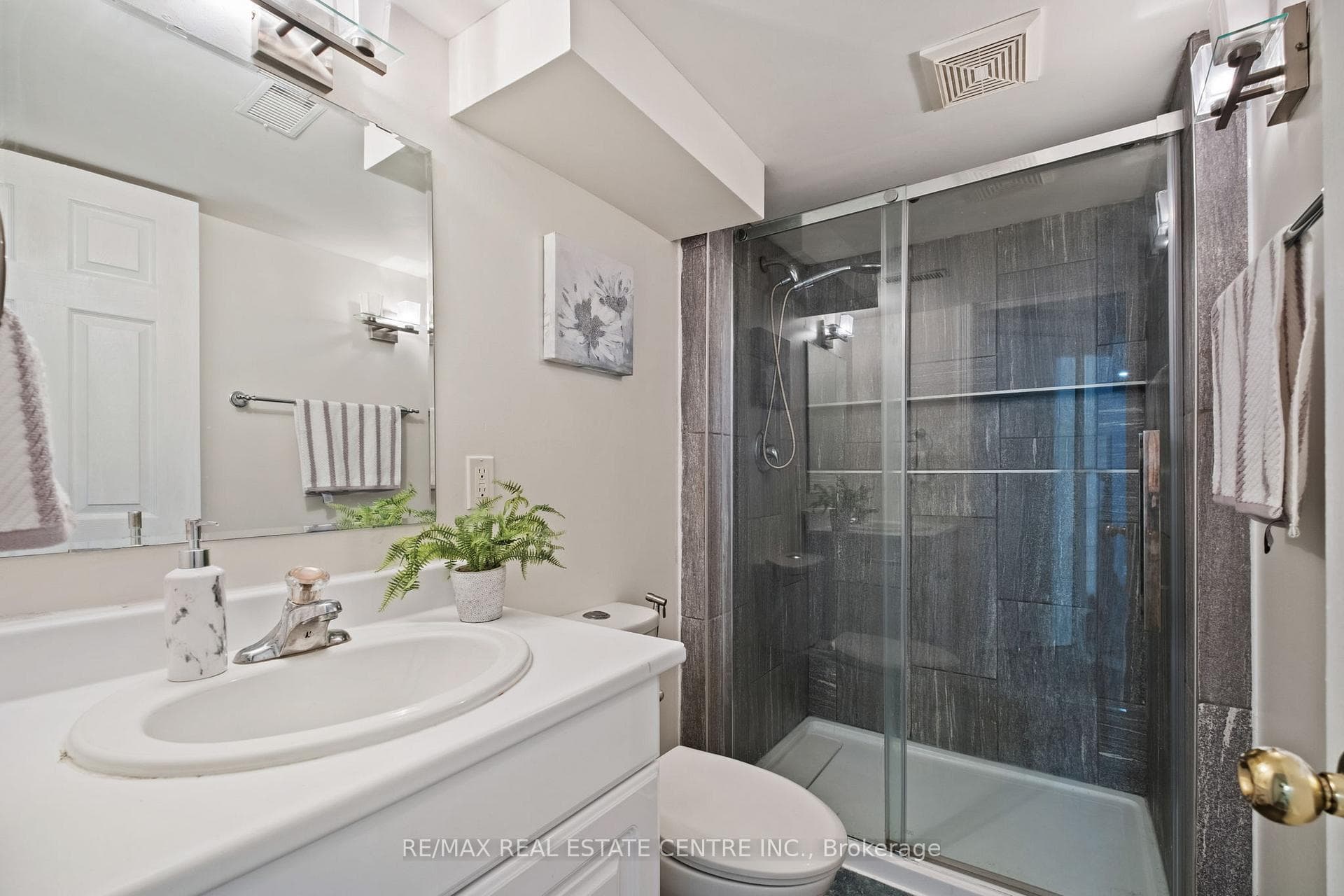 34 Camm Crescent photo 21