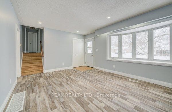 659 Gladstone Drive photo 16