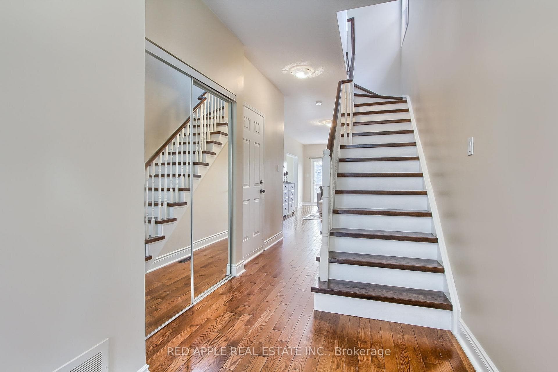 61 Amberhill Way photo 4