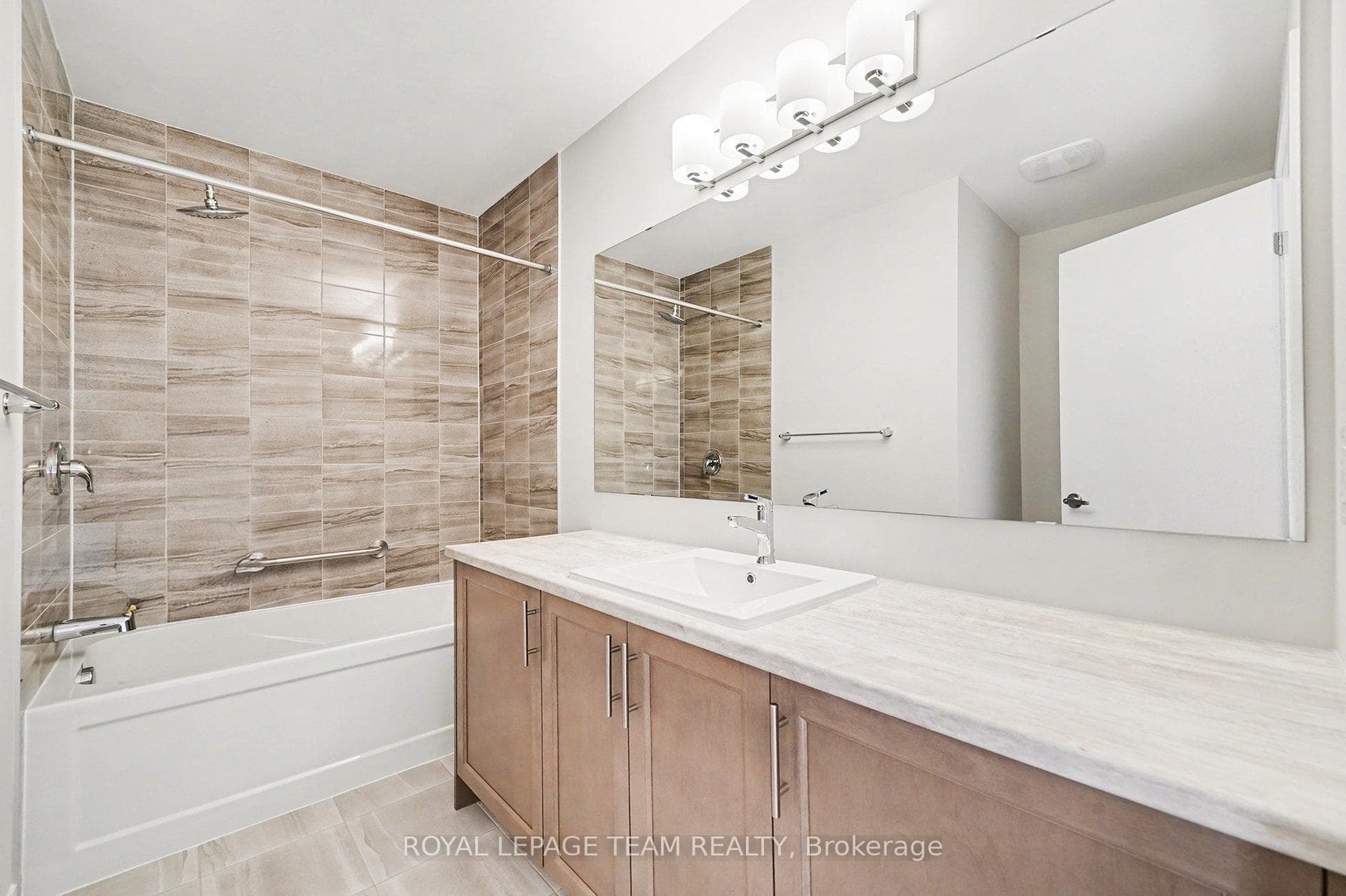 336 Peninsula Road photo 22