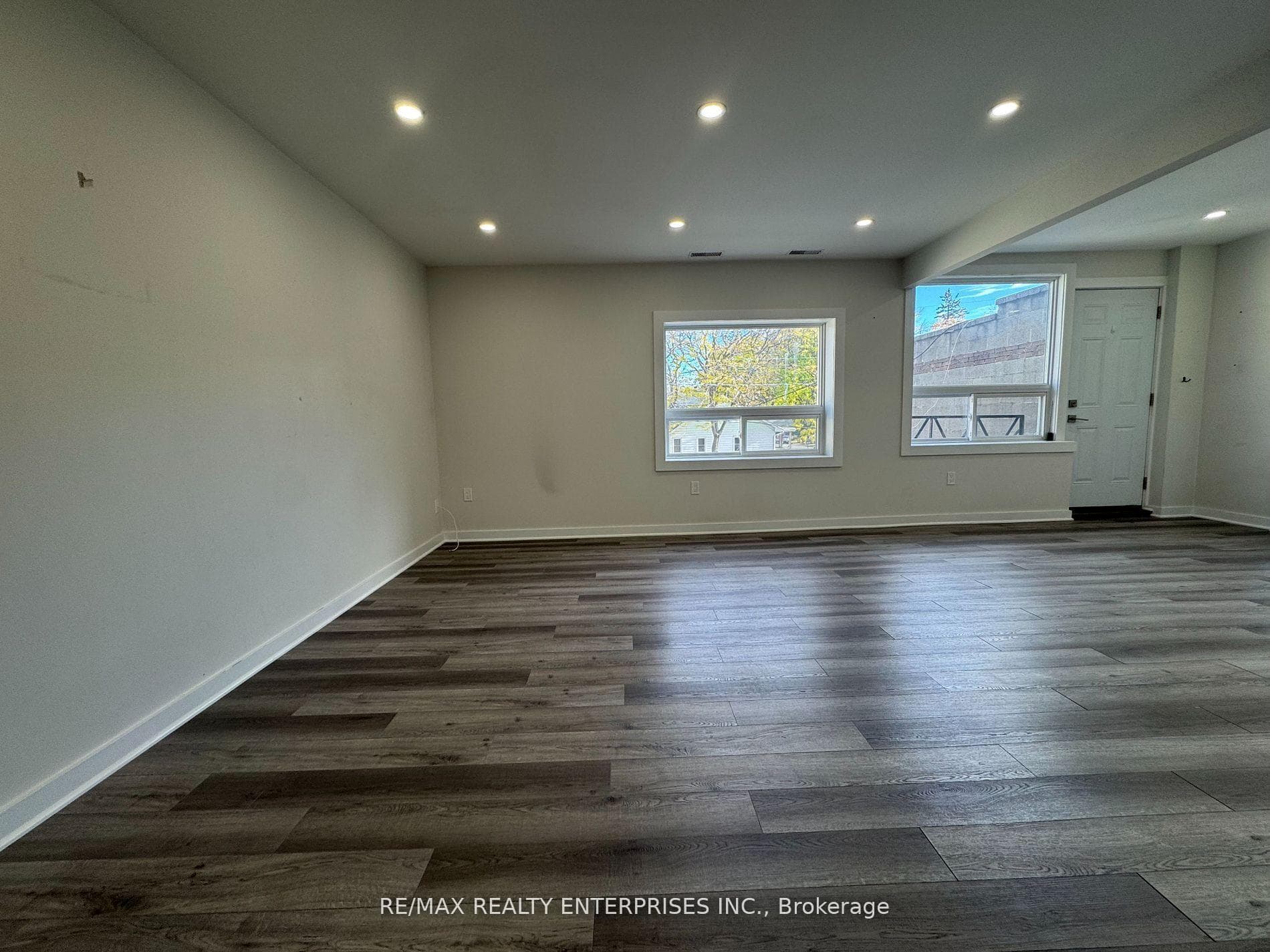 285 Lakeshore Road Unit 2 photo 5