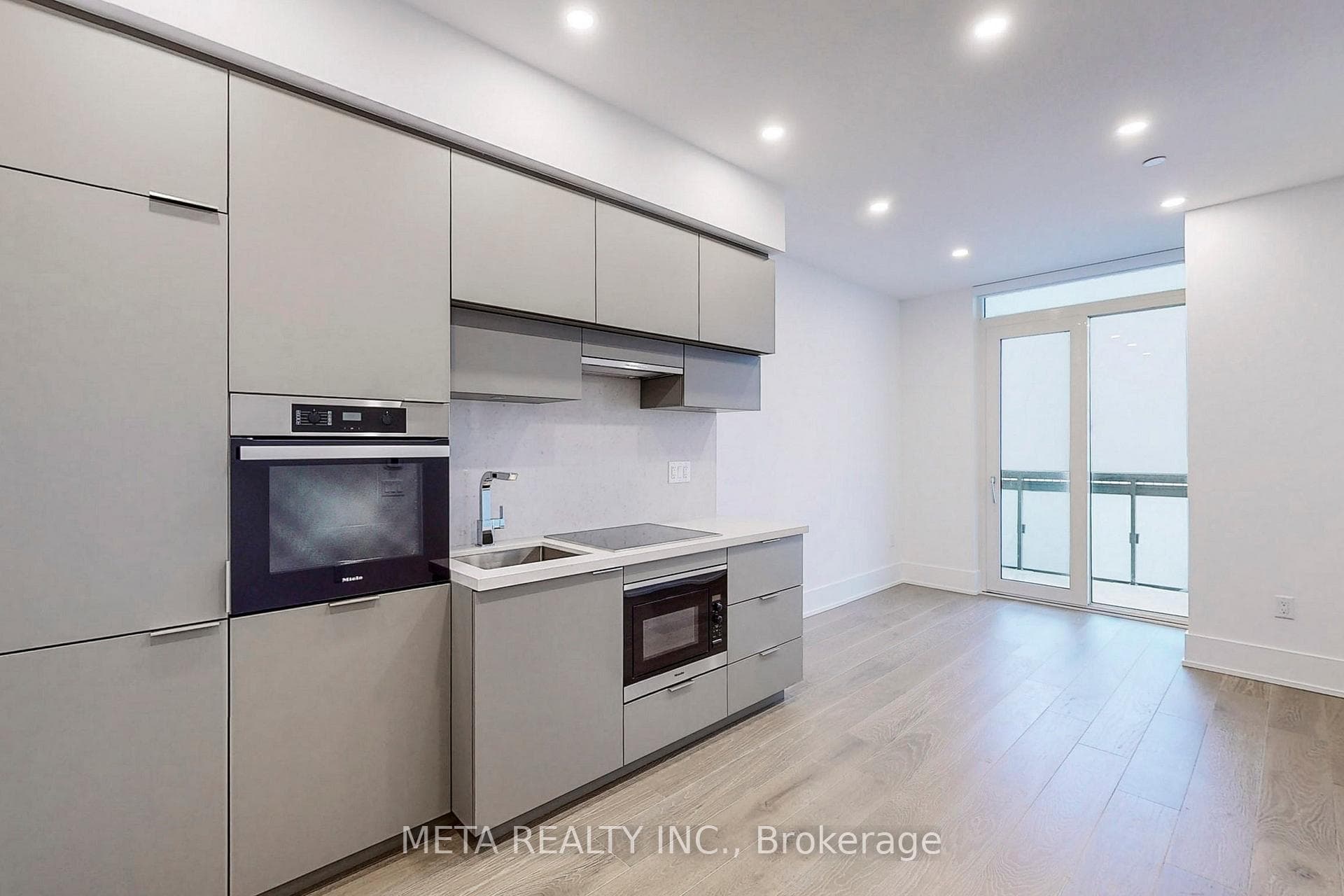 39 Roehampton Avenue Unit 4301 photo 2