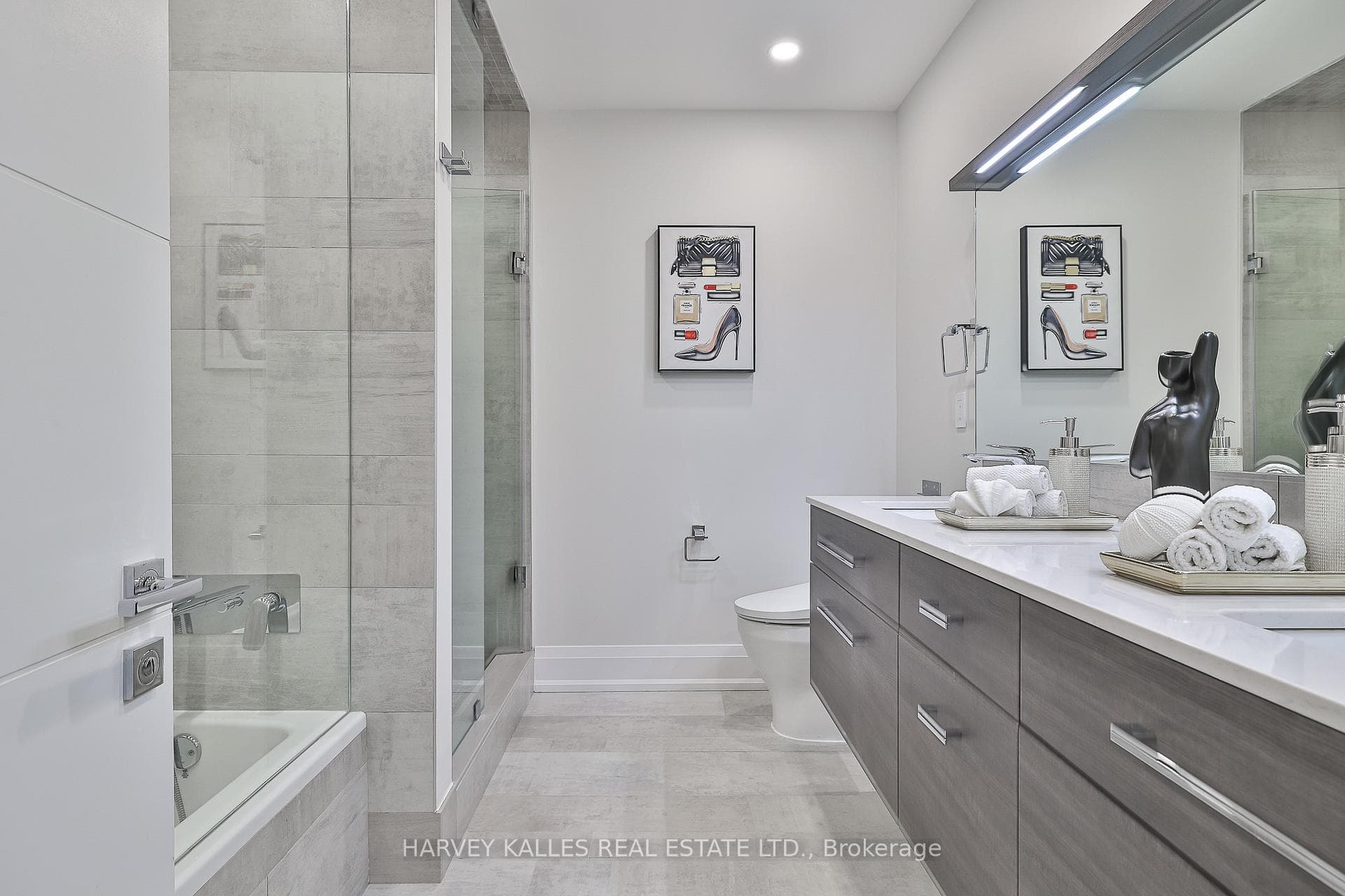 87B Bedford Park Avenue photo 25