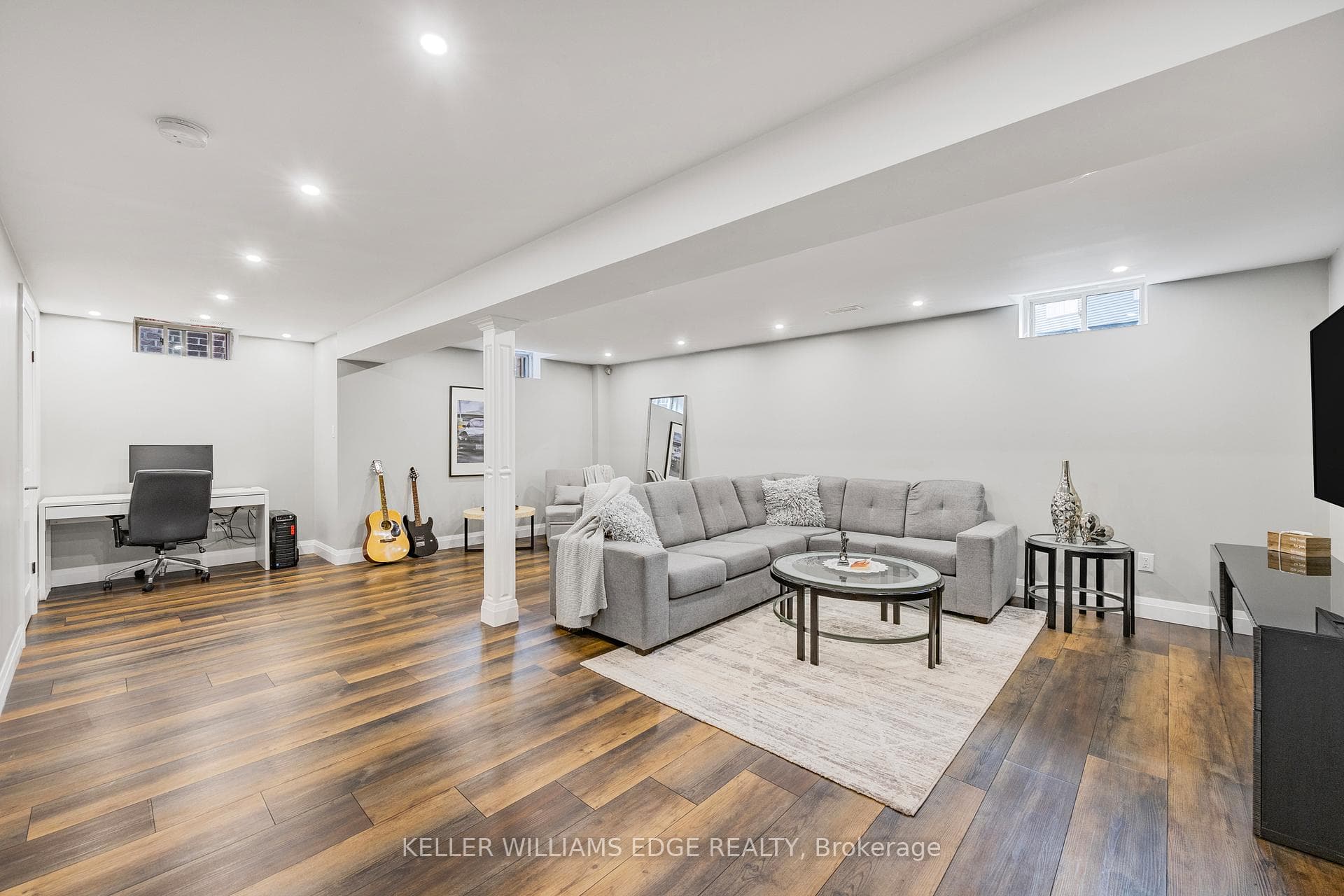 209 Echovalley Drive photo 31