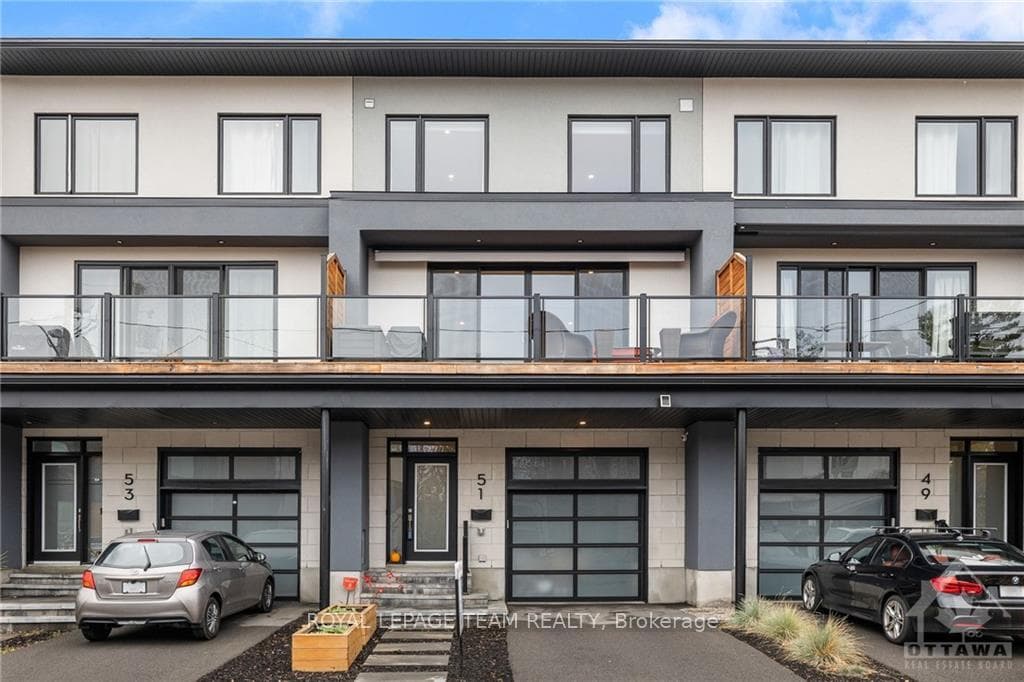 51 DOUGLAS Avenue photo 2