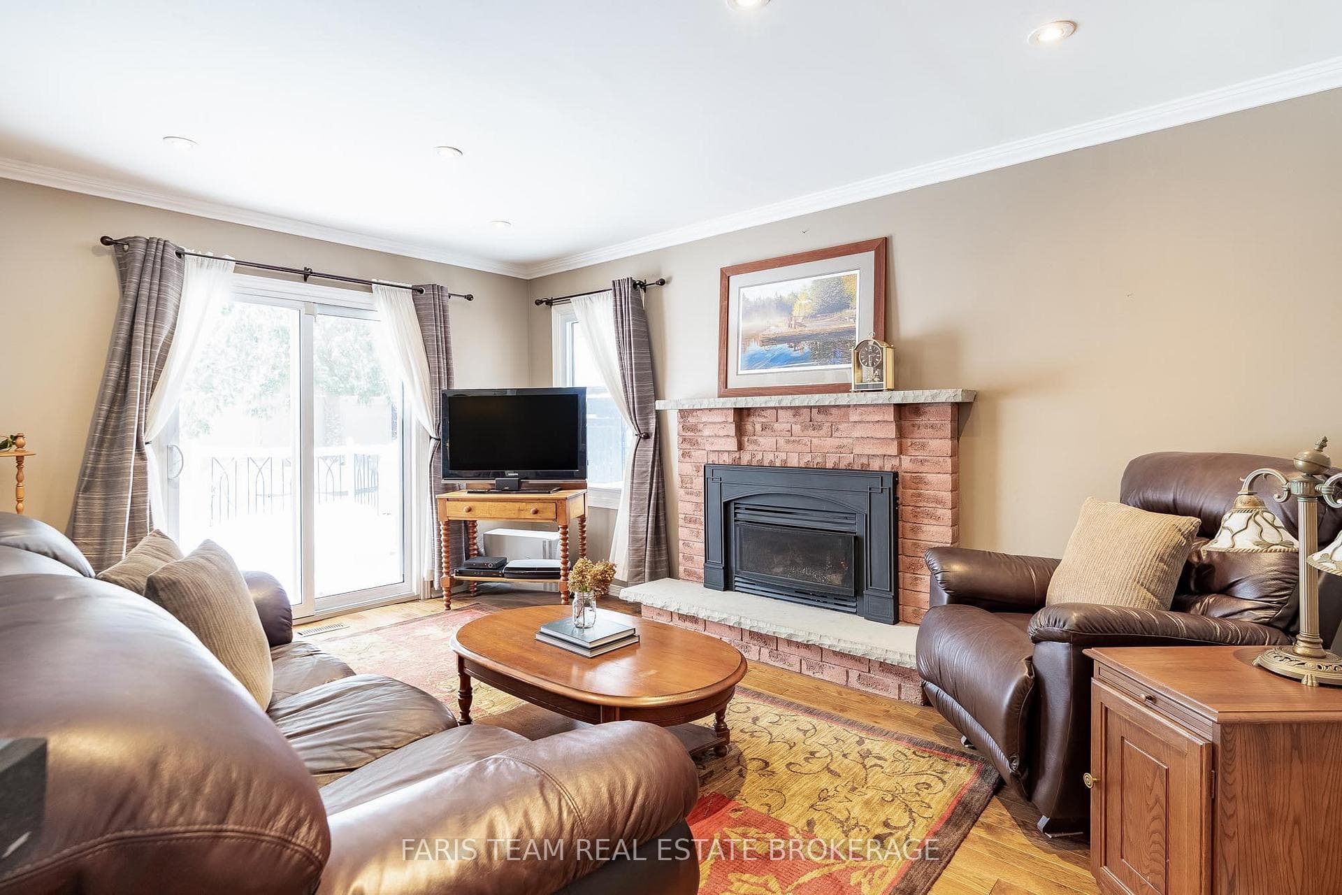 363 Grenville Avenue photo 13
