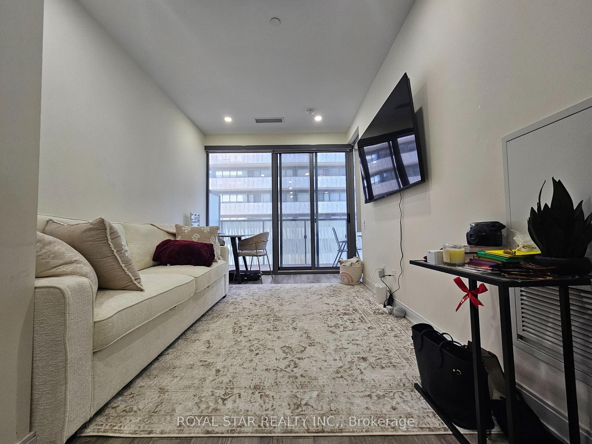 50 Charles Street Unit 1107 photo 3