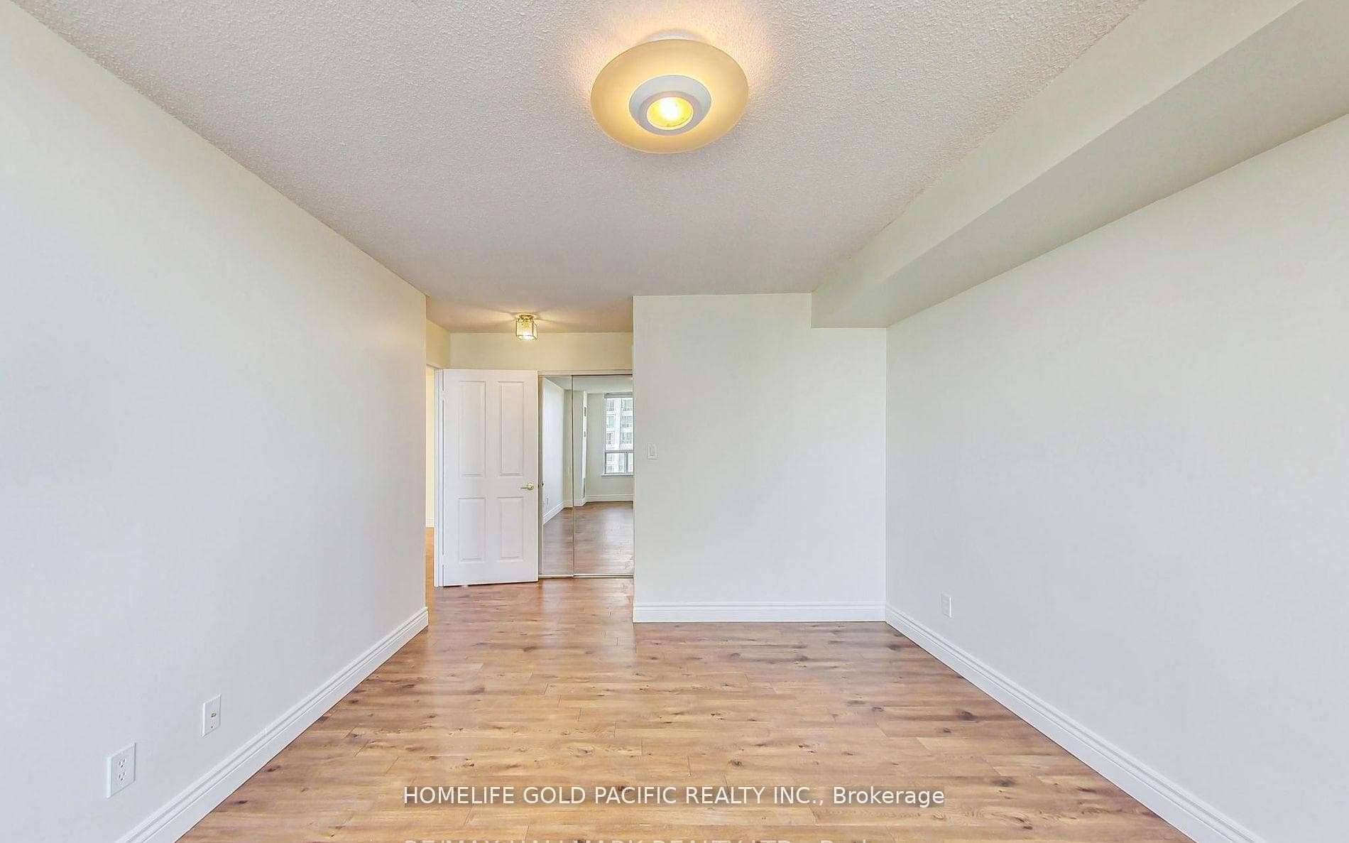 88 Corporate Drive Unit 1604 photo 31