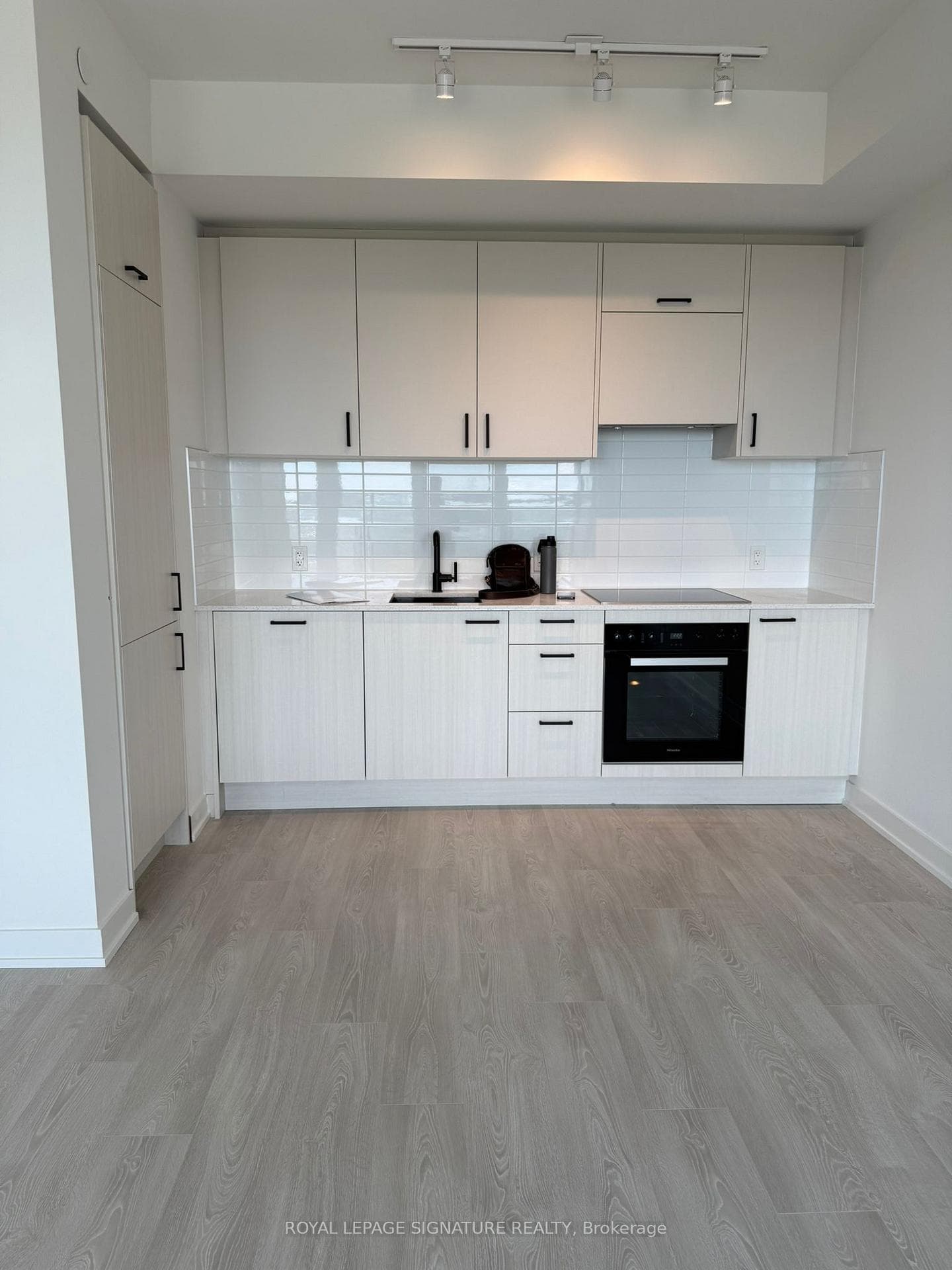 5 Quarrington Lane Unit 2807 photo 4