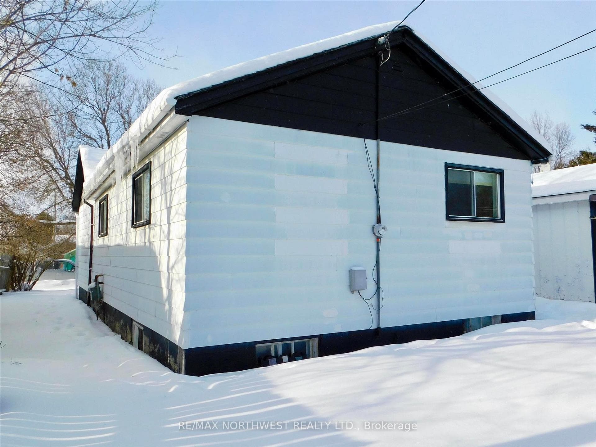 53 Machin Avenue photo 4