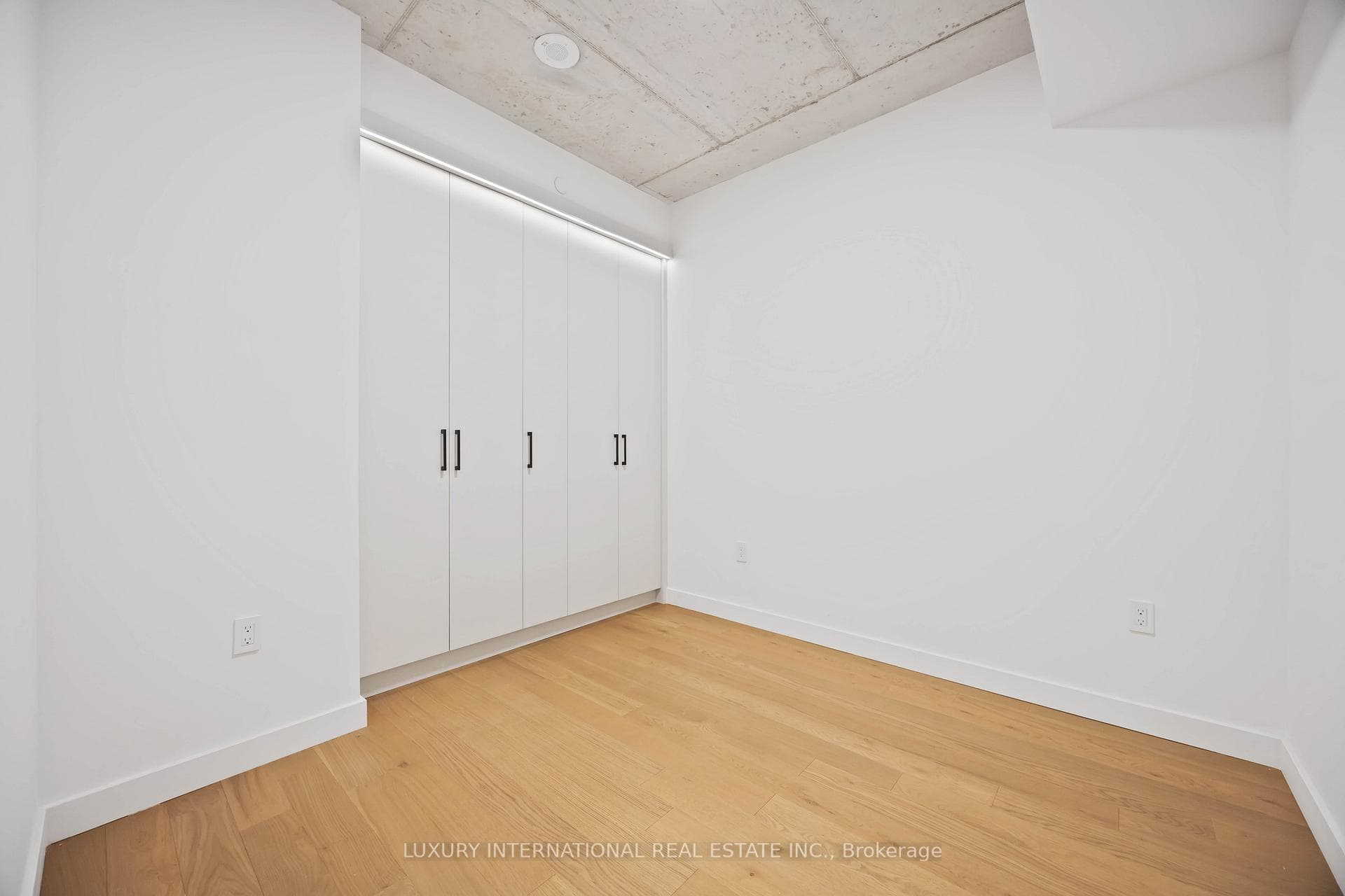 1720 Bayview Avenue Unit 320 photo 30