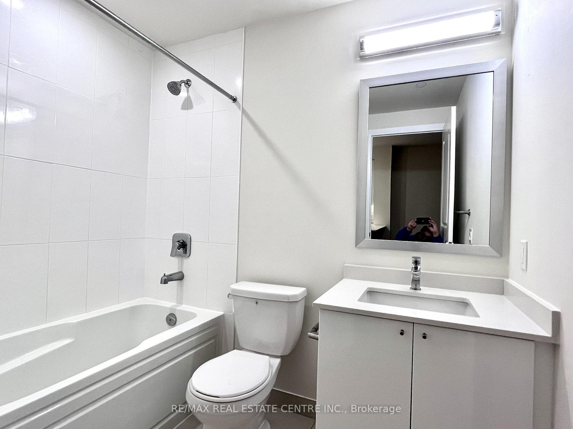 35 Watergarden Drive Unit 1715 photo 8