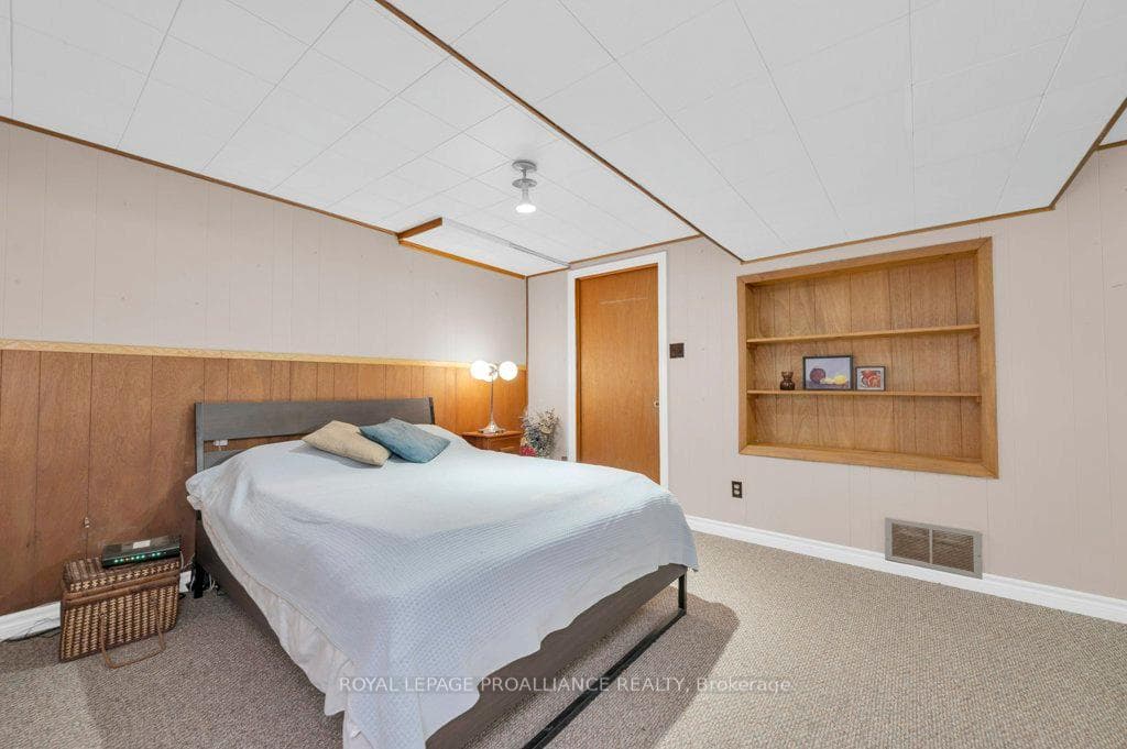 102 Sanford Street photo 25