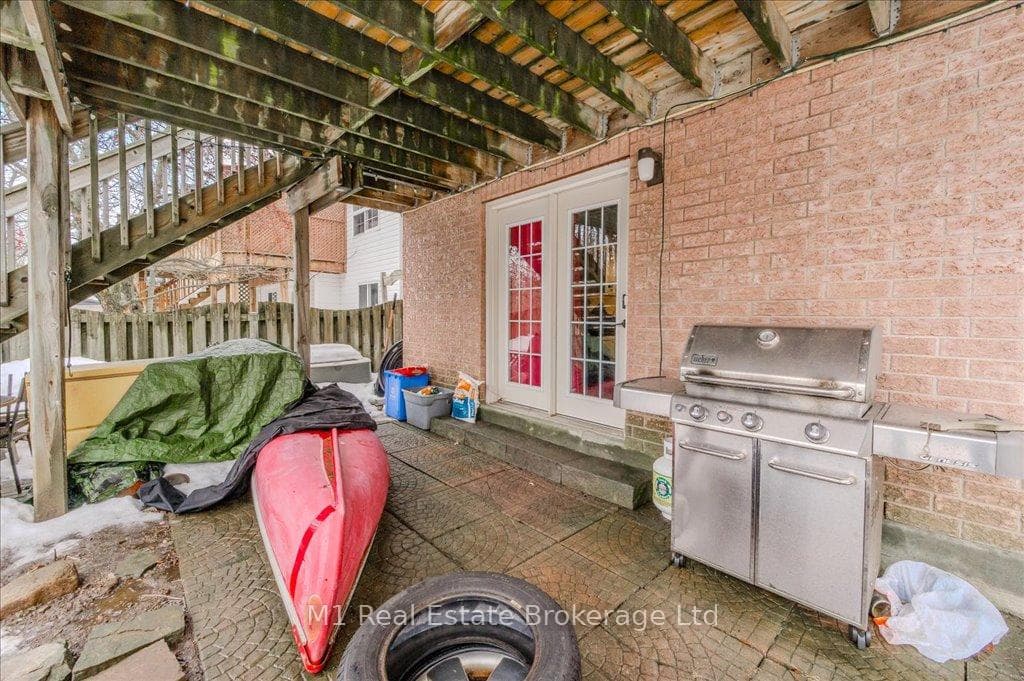 19 Gibbs Crescent photo 35