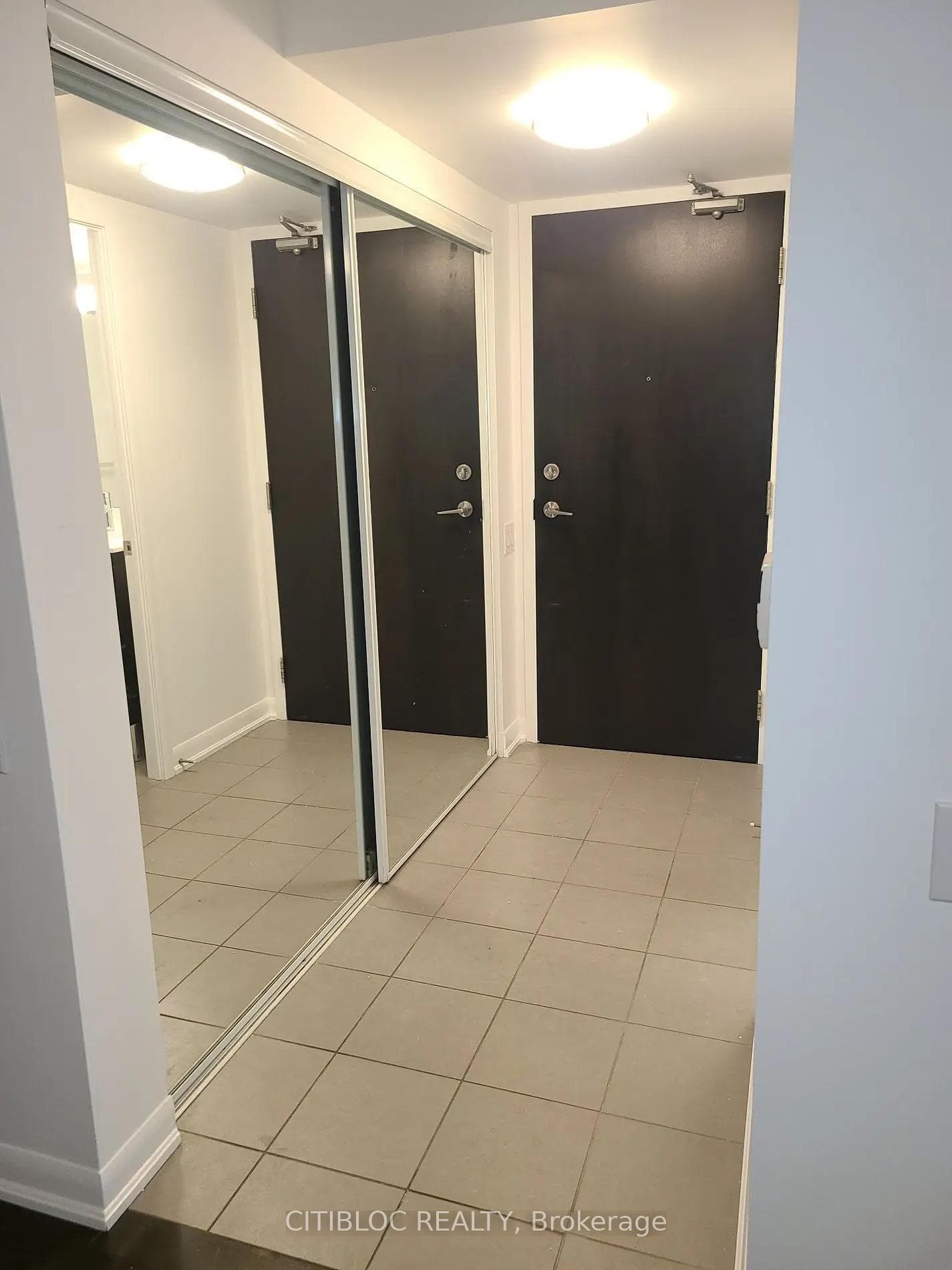 17 Anndale Drive Unit 1017 photo 2