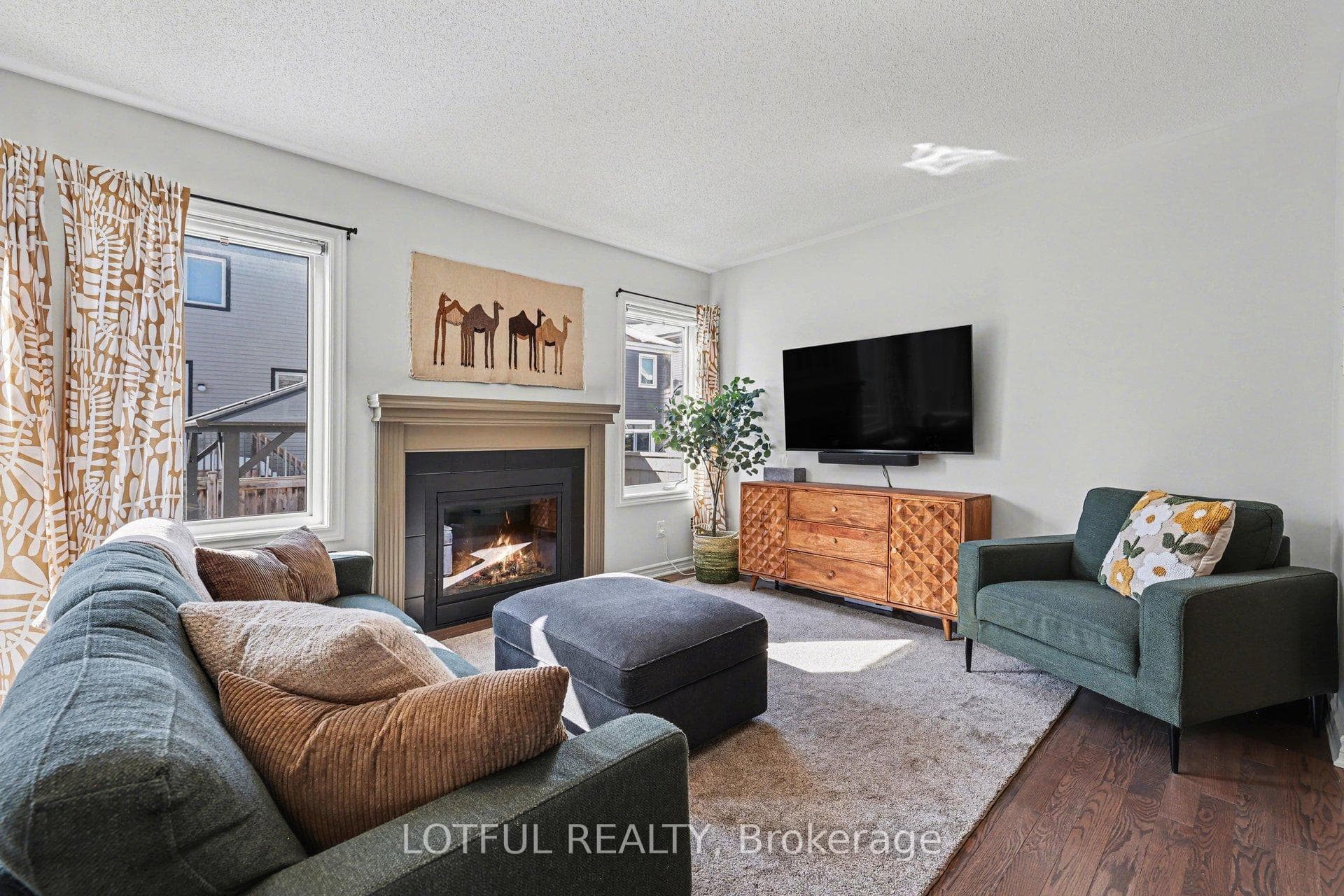 521 Foxlight Circle photo 5