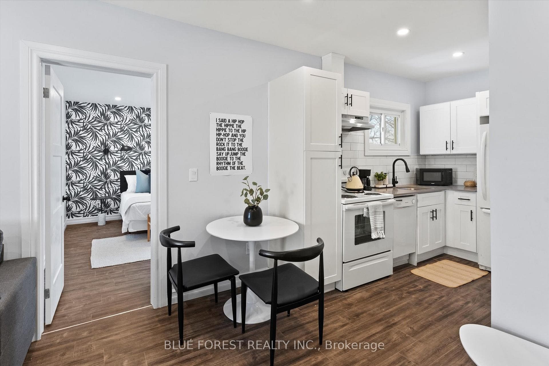 135 William Street Unit 4 photo 4
