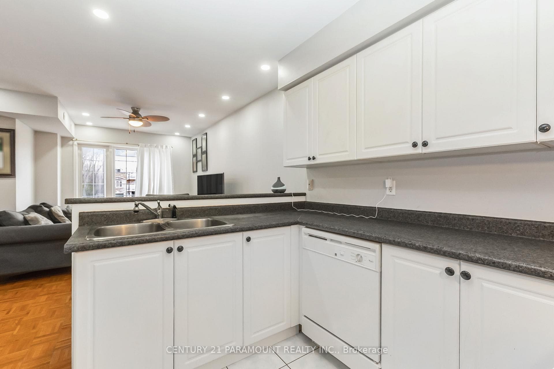 200 Mclevin Avenue Unit 10 photo 11