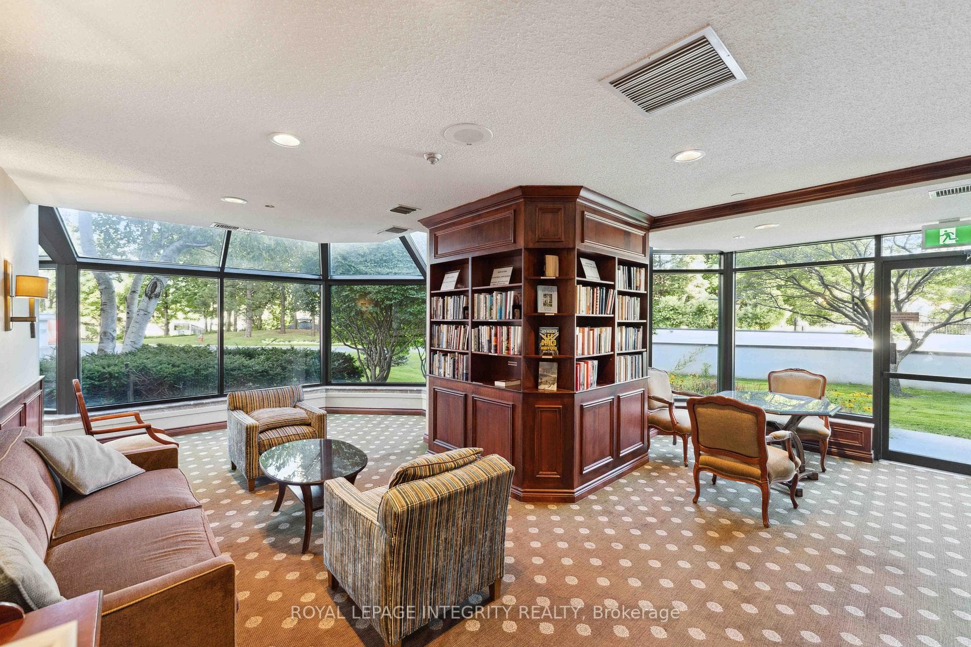 1500 Riverside Drive Unit 708 photo 39