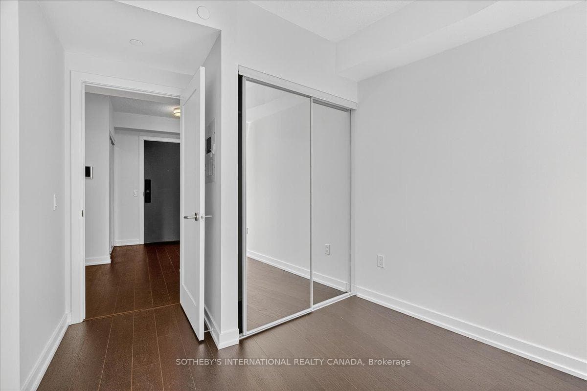 10 York Street Unit 2105 photo 15