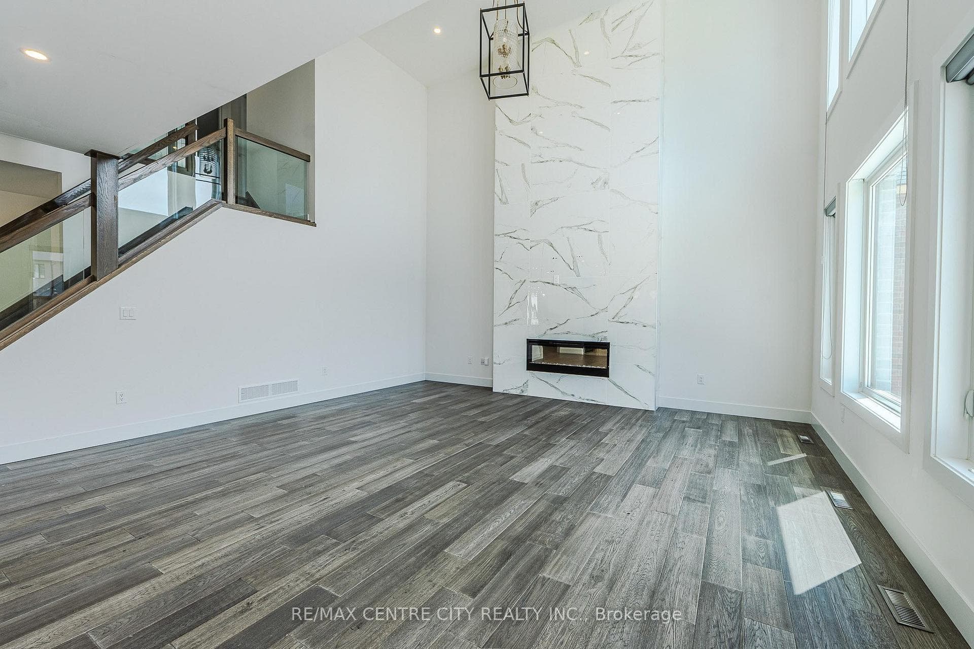 7290 Silver Creek Circle photo 16