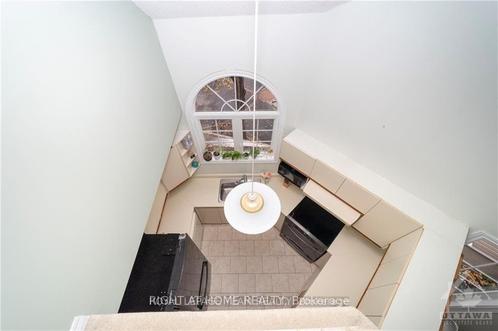 2982 Richmond Road photo 16