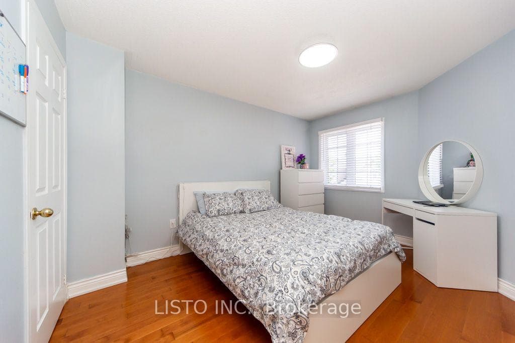 7115 Rexwood Road Unit 46 photo 32