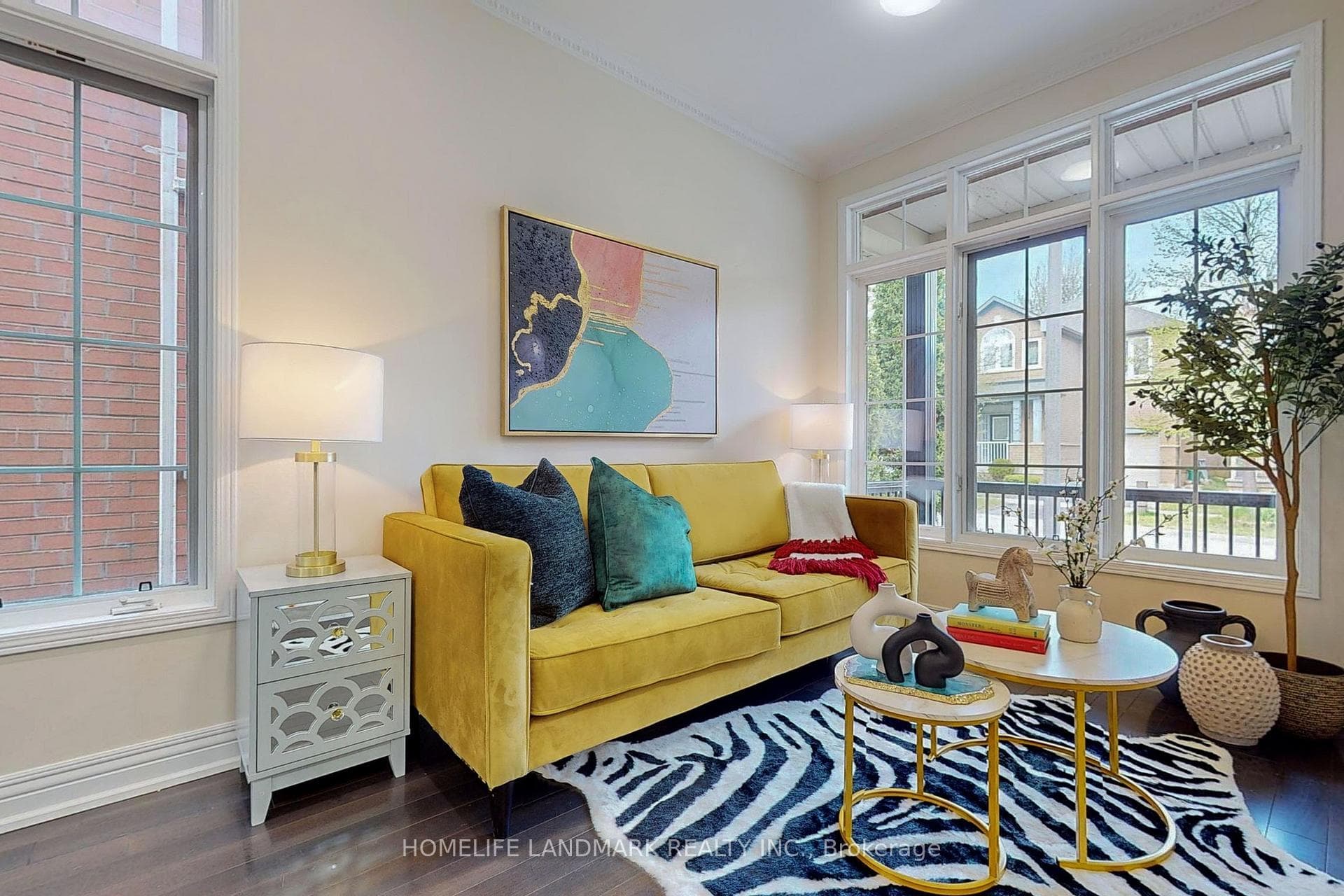 8 Fairlawn Avenue photo 3