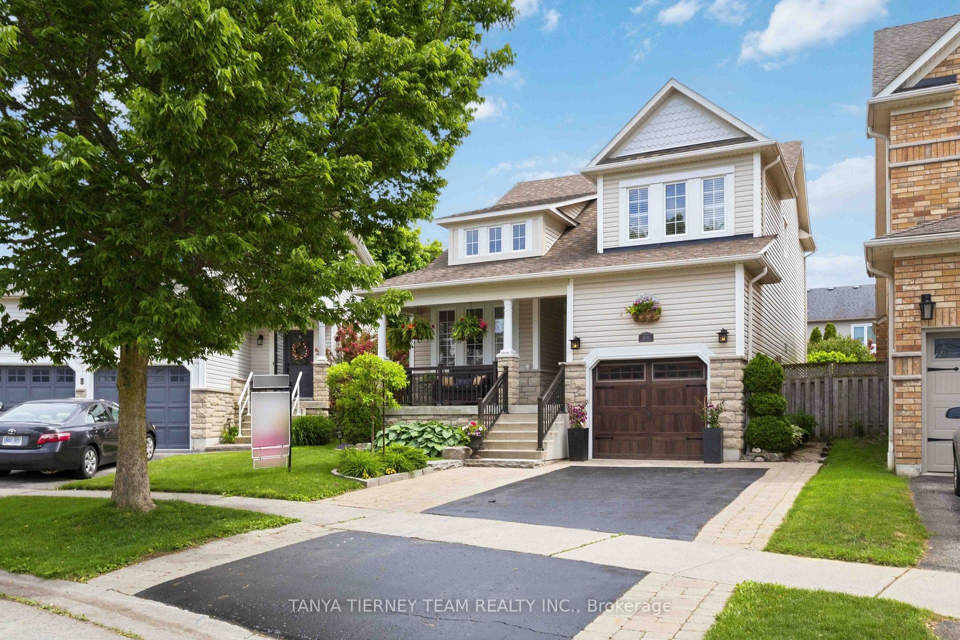 64 Tunney Place photo 3