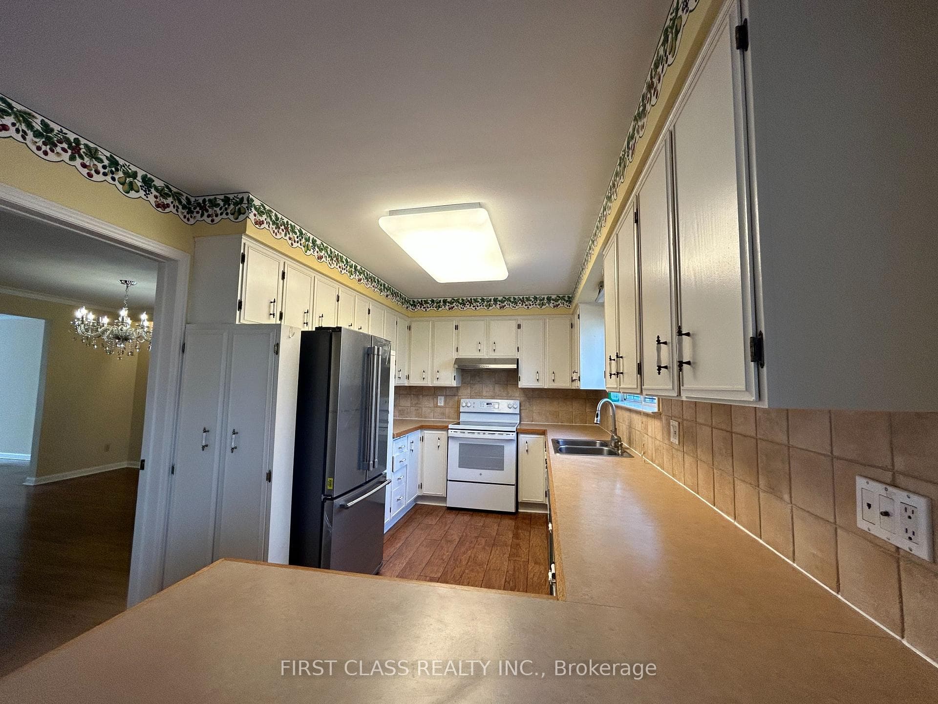 36 Tanbark Crescent photo 9
