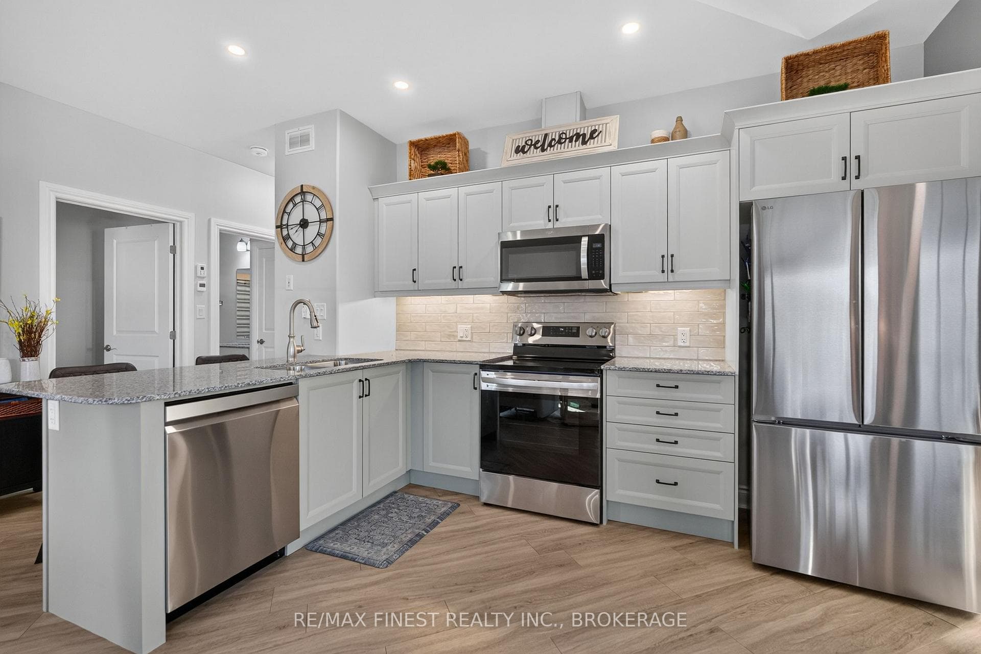 52 Lowry Place photo 9