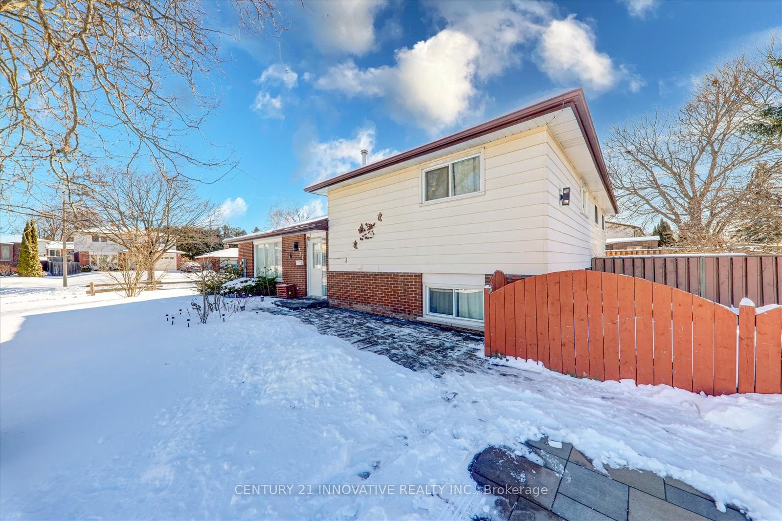 715 Greenoch Court photo 2