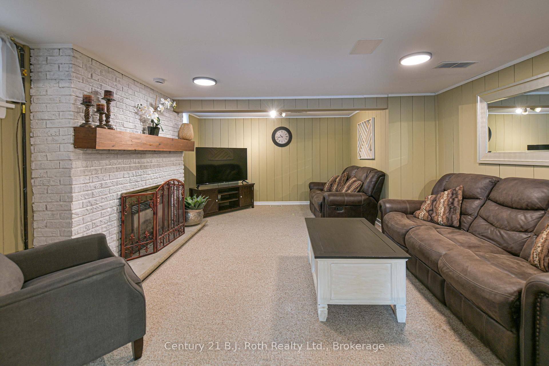 44 Charles Road photo 35