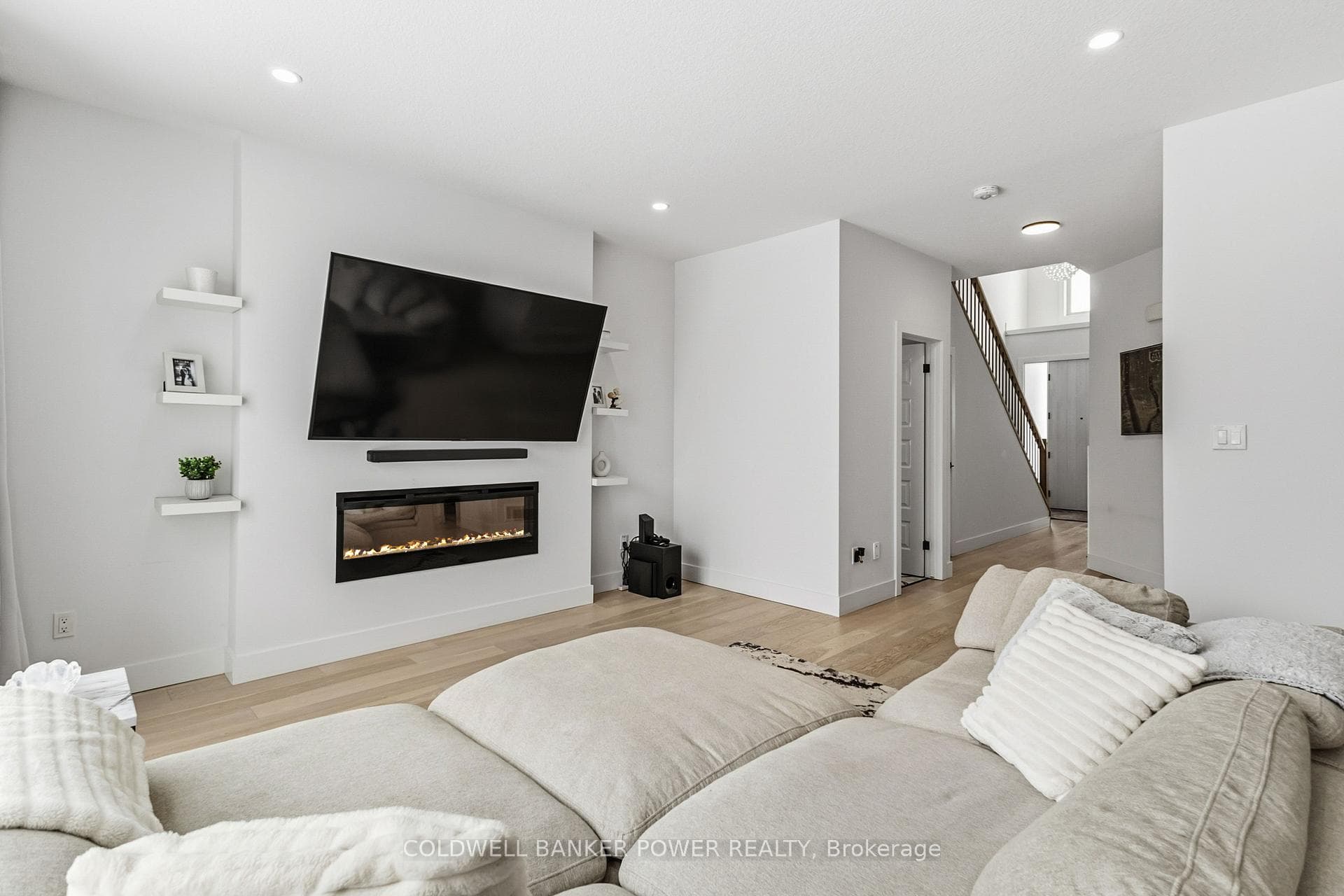 2884 Doyle Drive photo 8