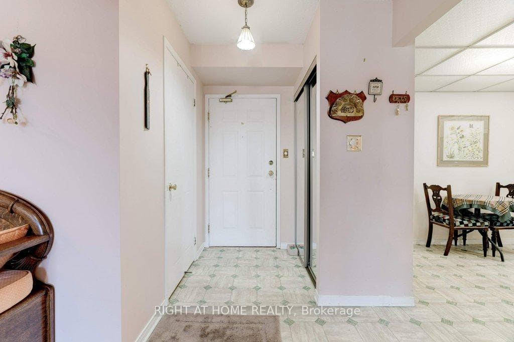 5080 PINEDALE Avenue Unit 207 photo 4