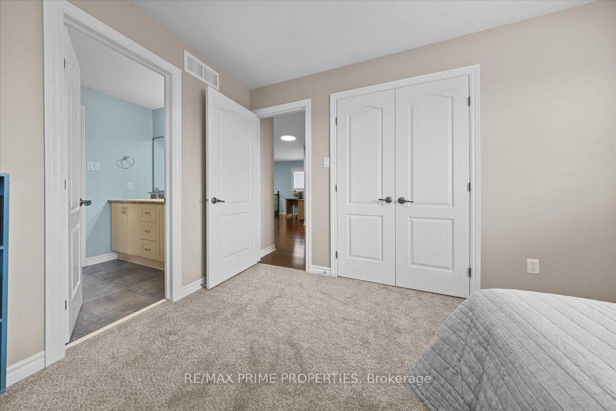 816 Azure Street photo 34