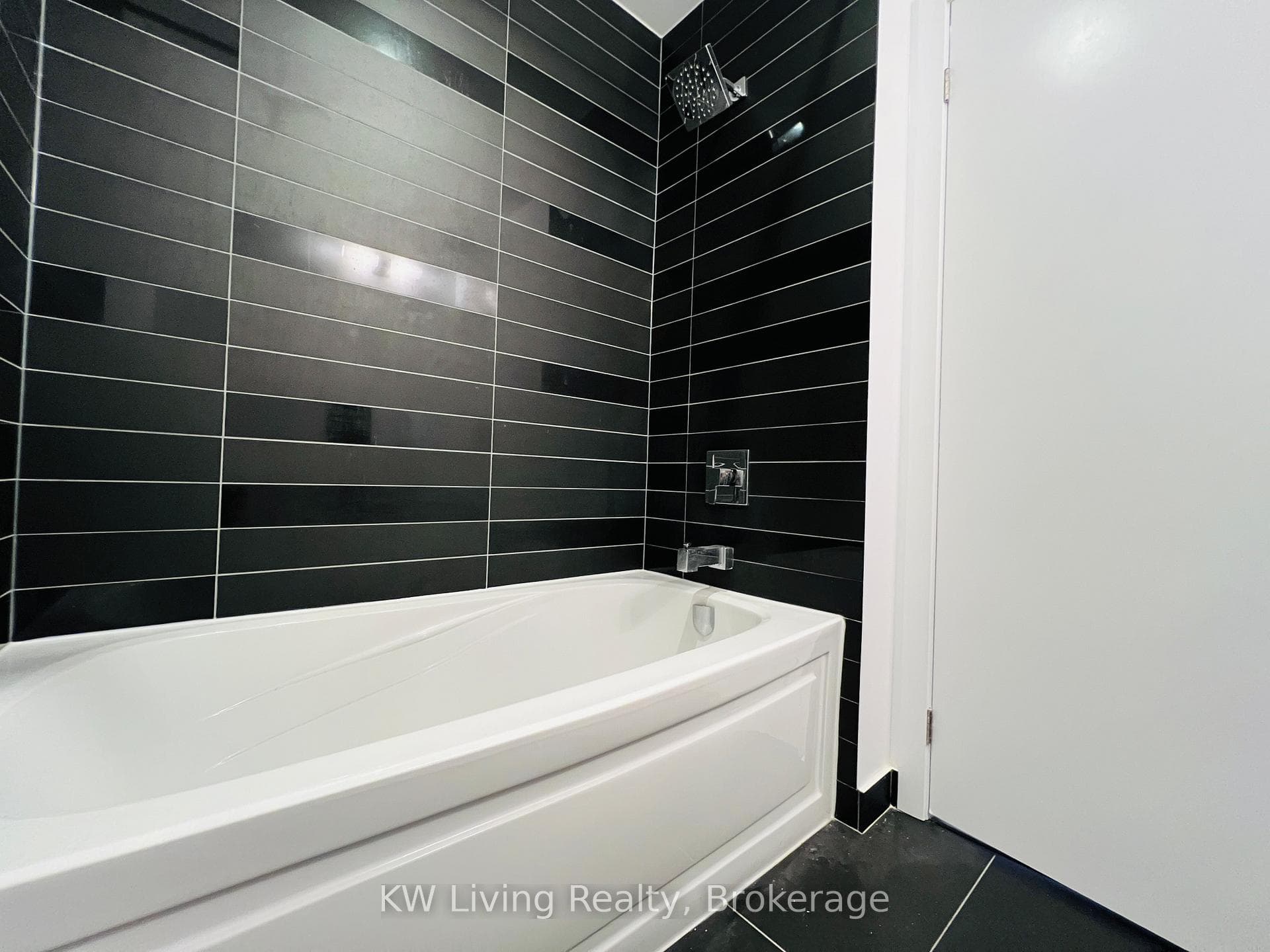 87 Peter Street Unit 3905 photo 6