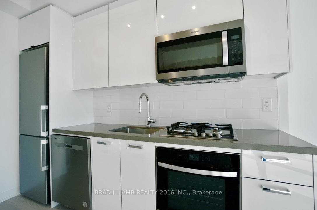 195 McCaul Street Unit 1213 photo 1