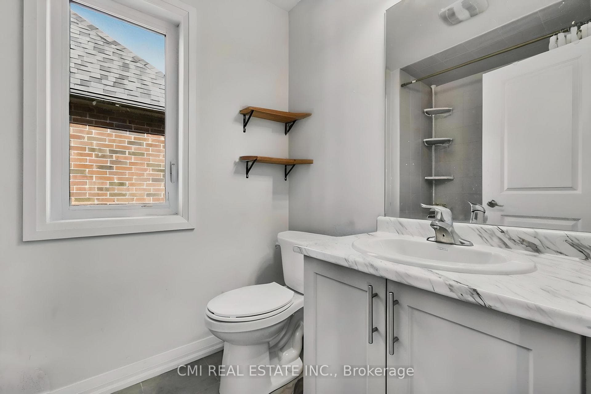 1403 Upper Thames Drive photo 34