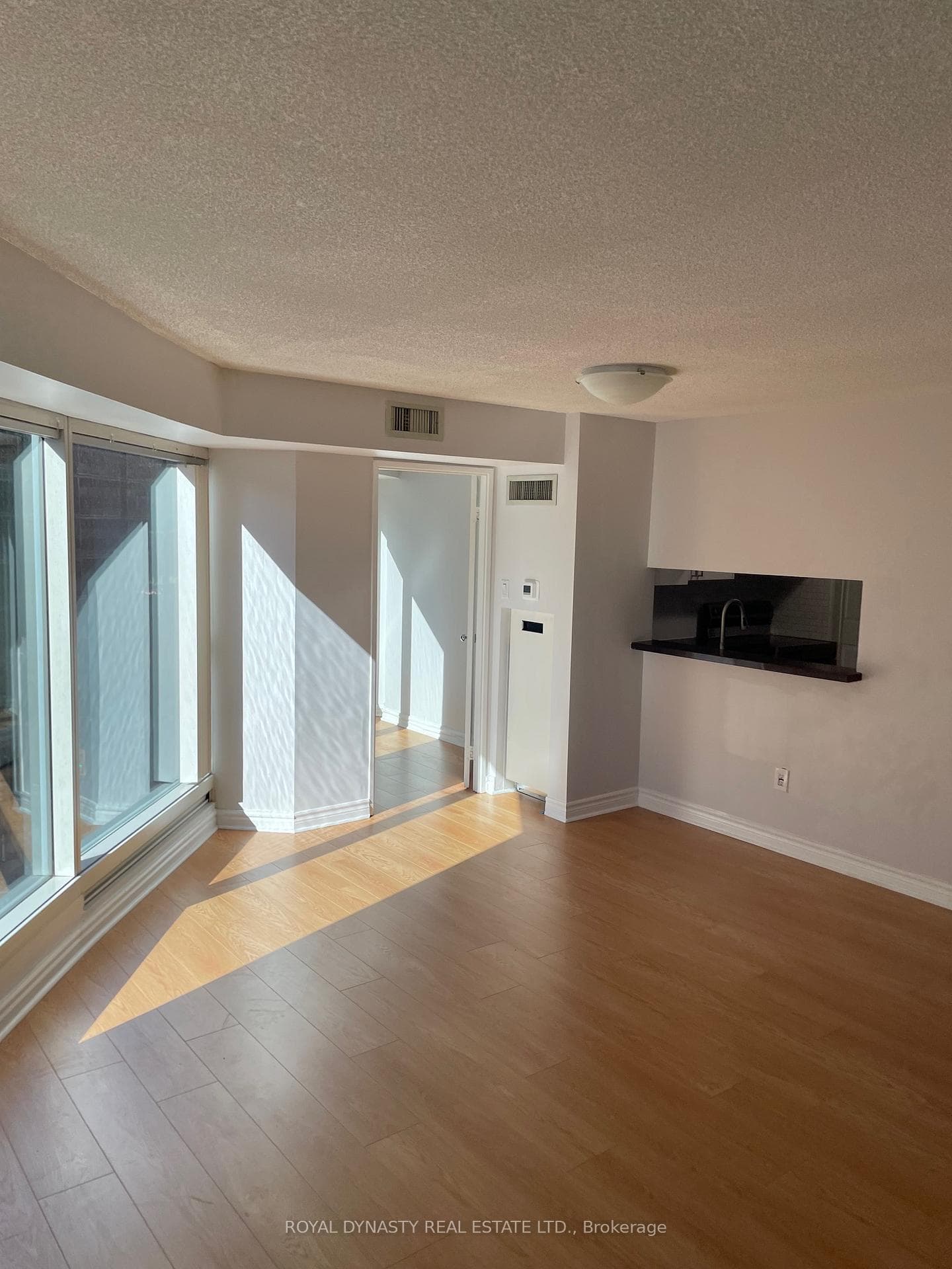 33 University Avenue Unit 805 photo 6