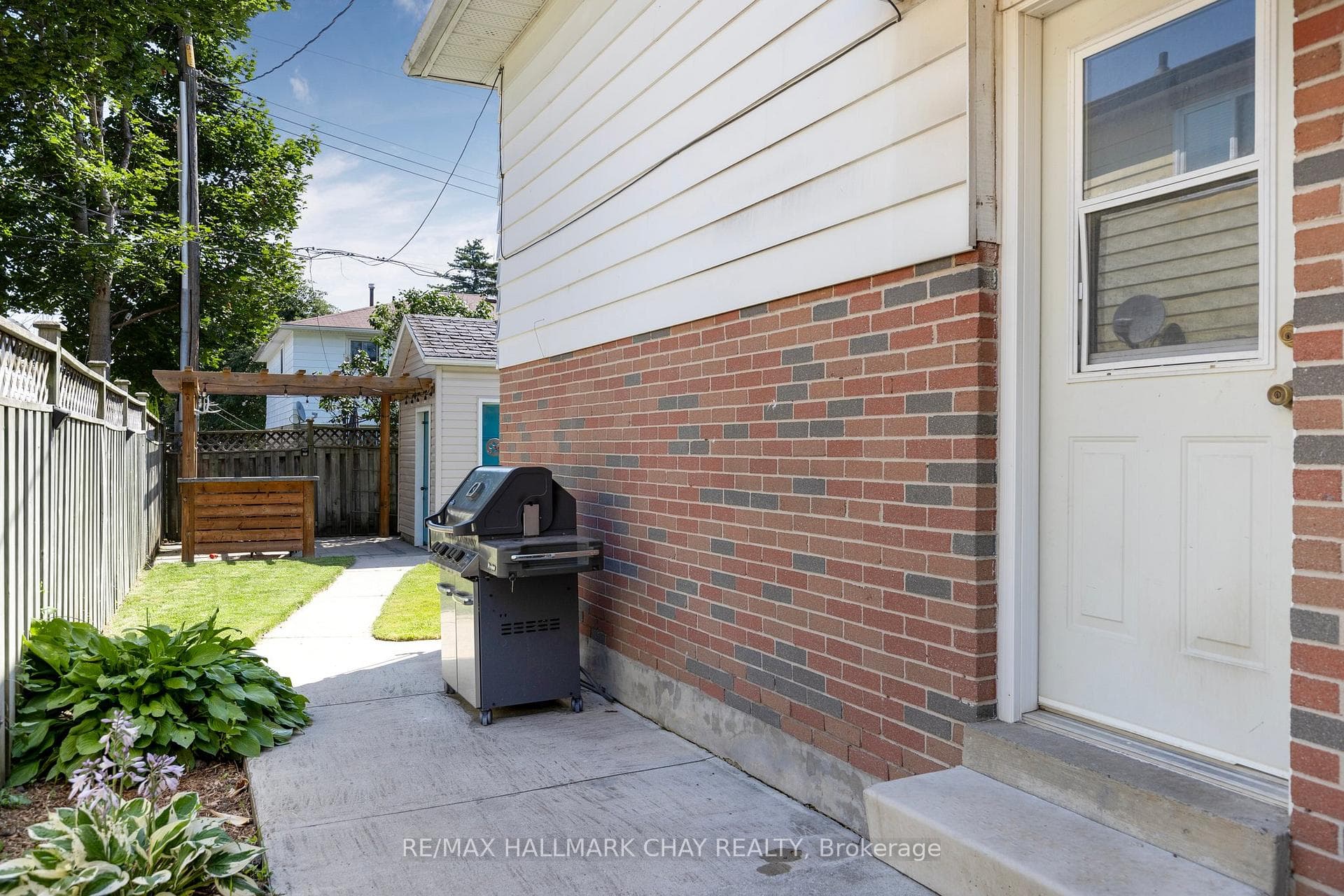 55 Lionel Stone Avenue photo 32