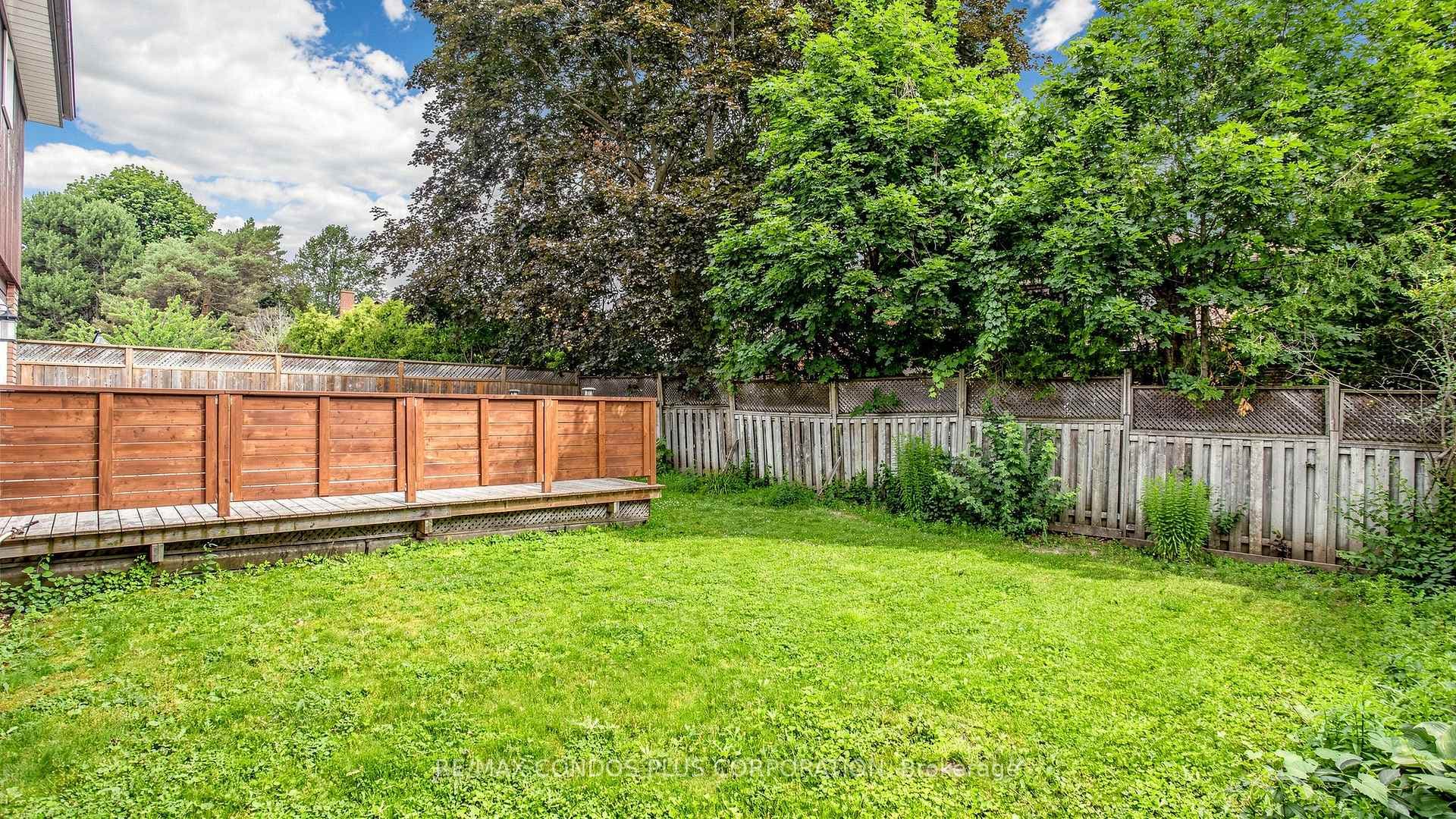 22 Denlow Boulevard photo 41