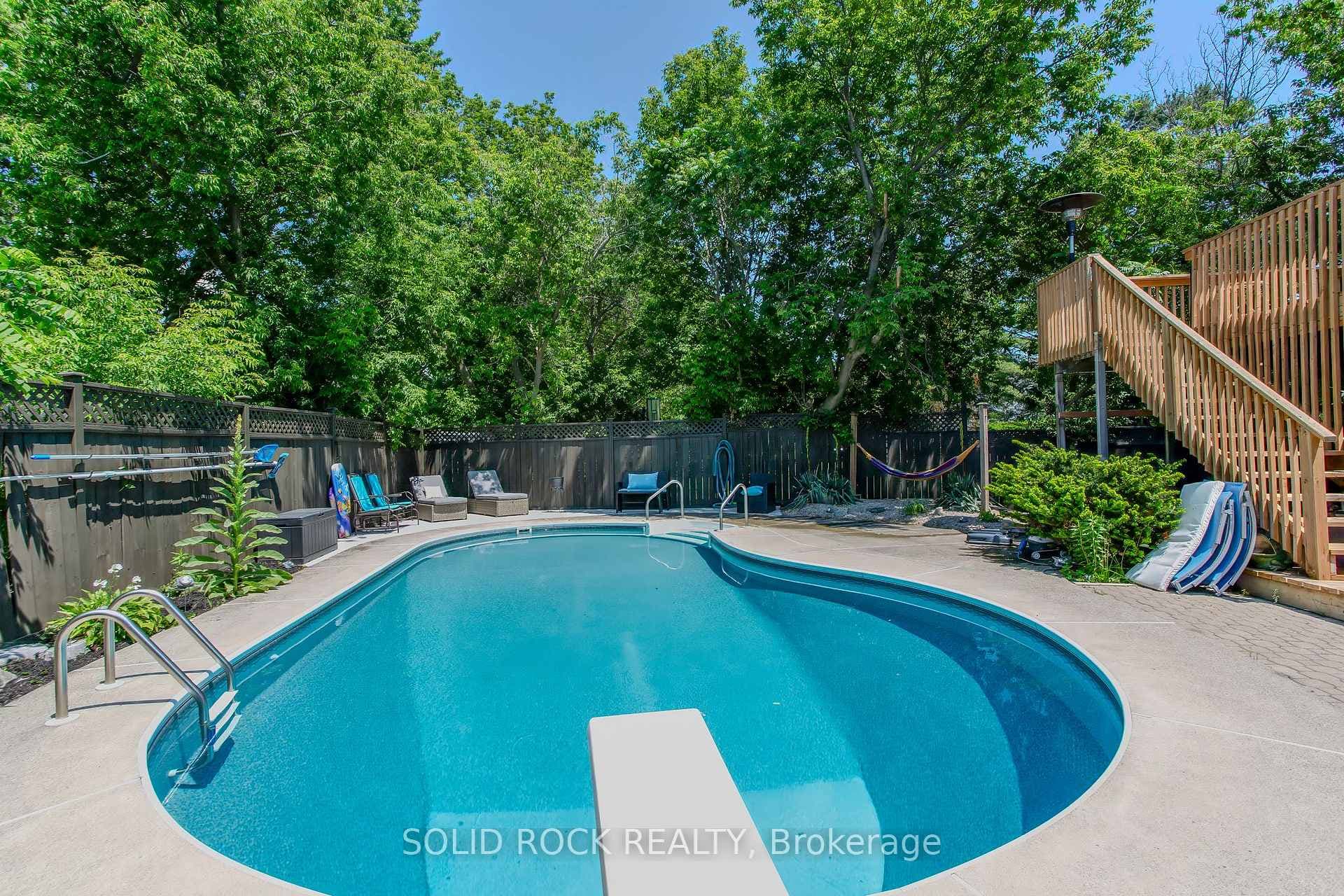 676 Centre Street photo 41